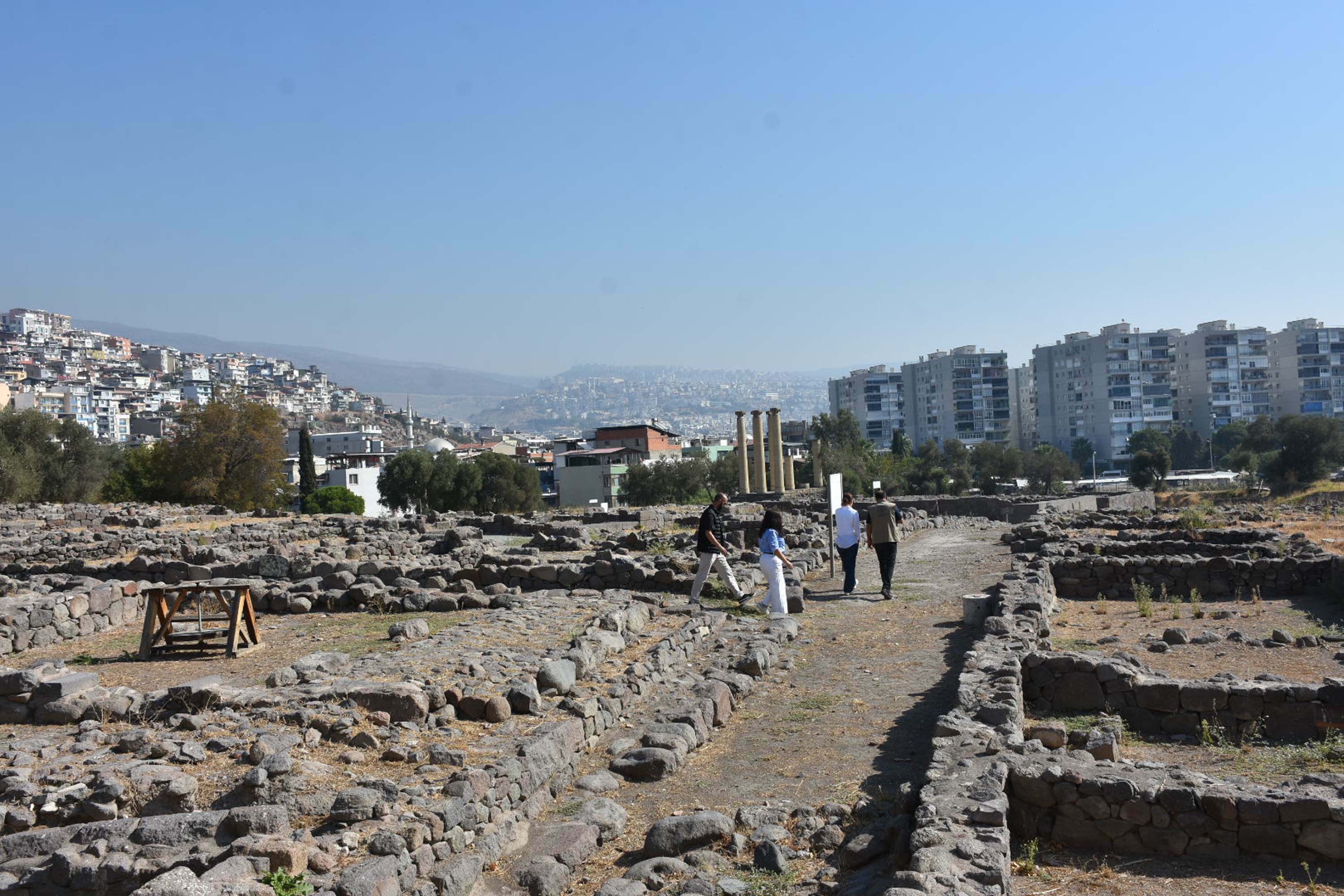 Smyrna Höyüğü'nde 5 bin yıl önceki ticari ilişkiyi gösteren seramikler bulundu - Görsel 5