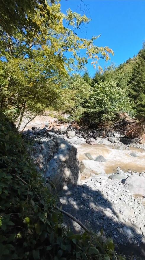 Artvin- Asırlara meydan okuyan tarihi taş köprü selde yıkıldı  - Görsel 6