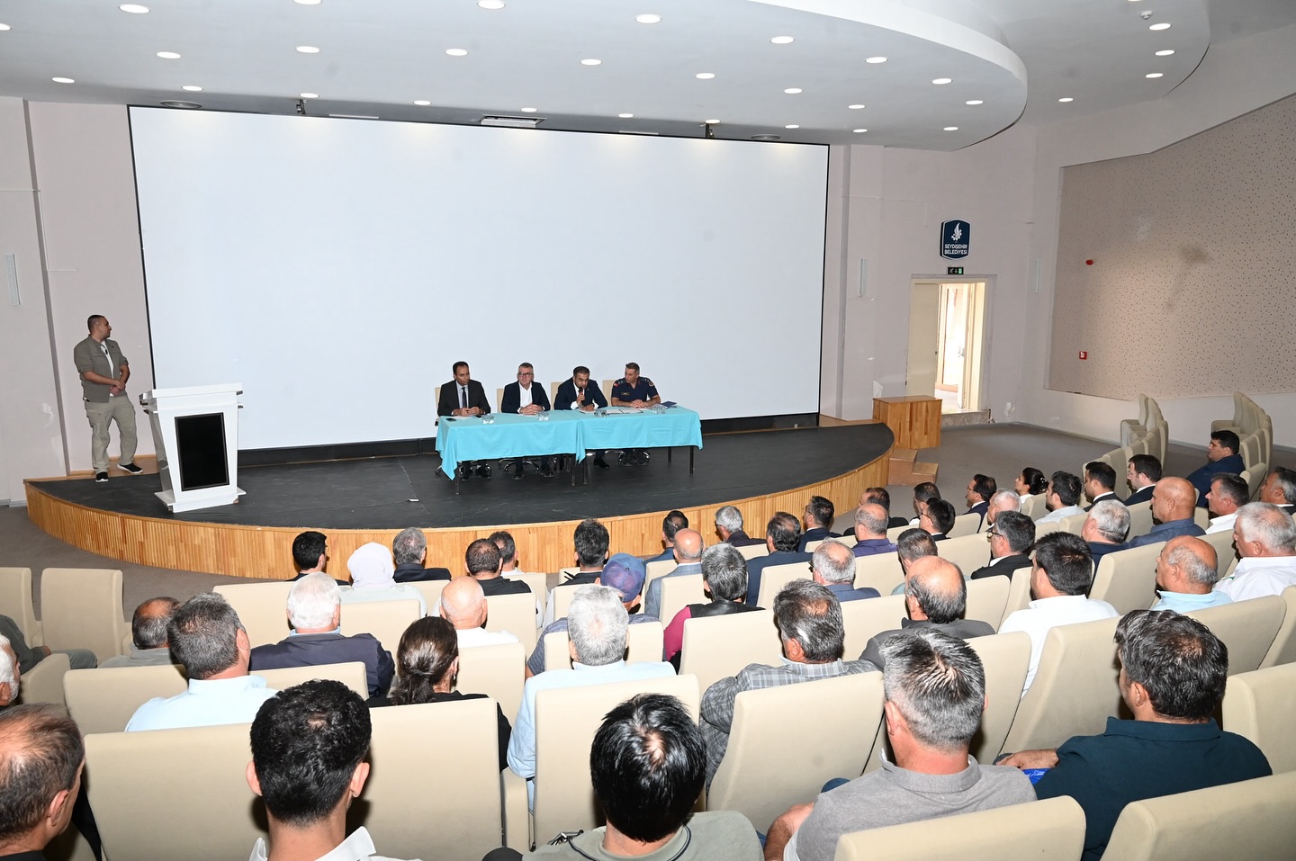 KAYMAKAM KIYICI VE BAŞKAN USTAOĞLU MUHTARLARLA BULUŞTU - Görsel 1