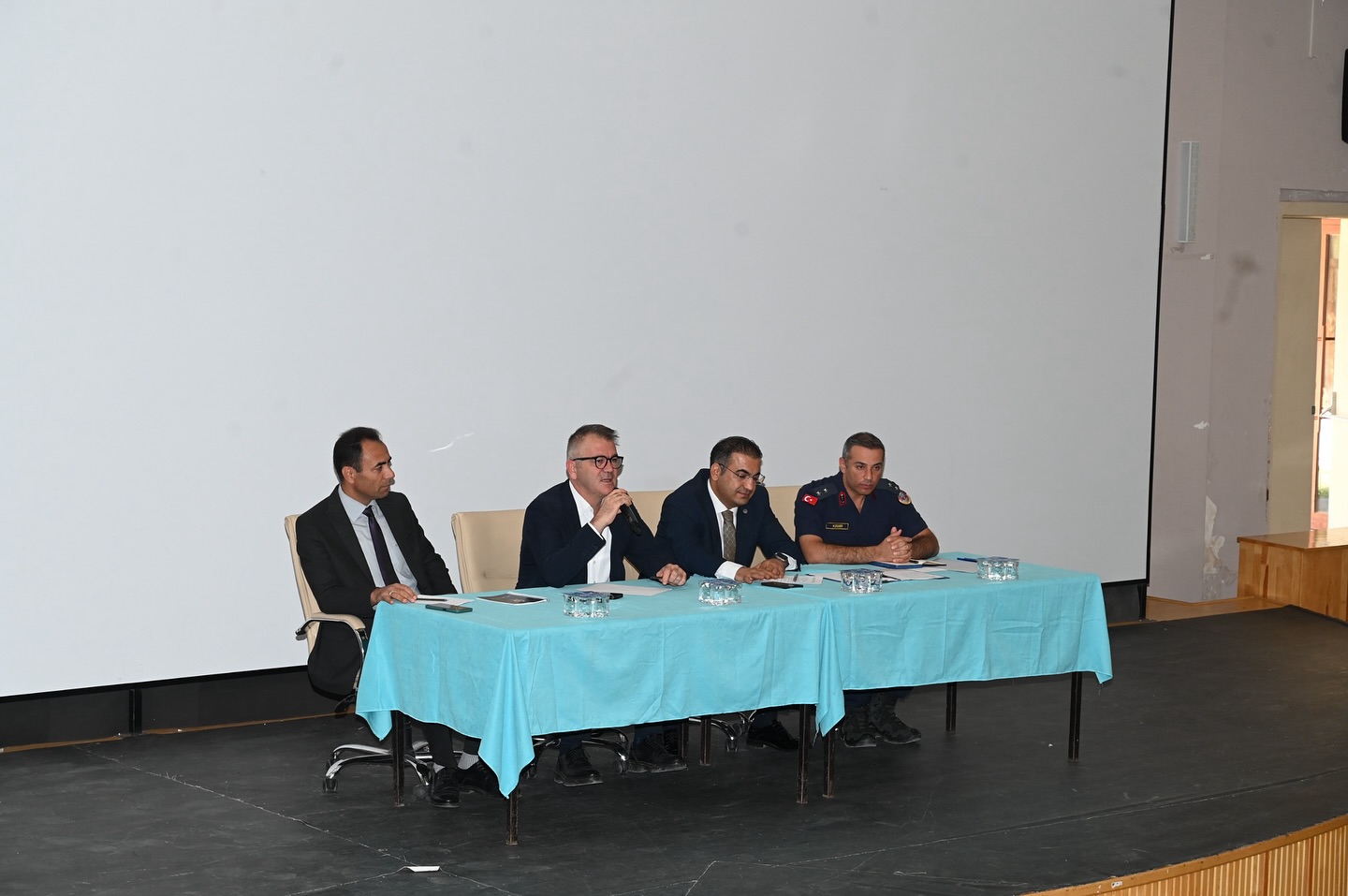 KAYMAKAM KIYICI VE BAŞKAN USTAOĞLU MUHTARLARLA BULUŞTU - Görsel 2