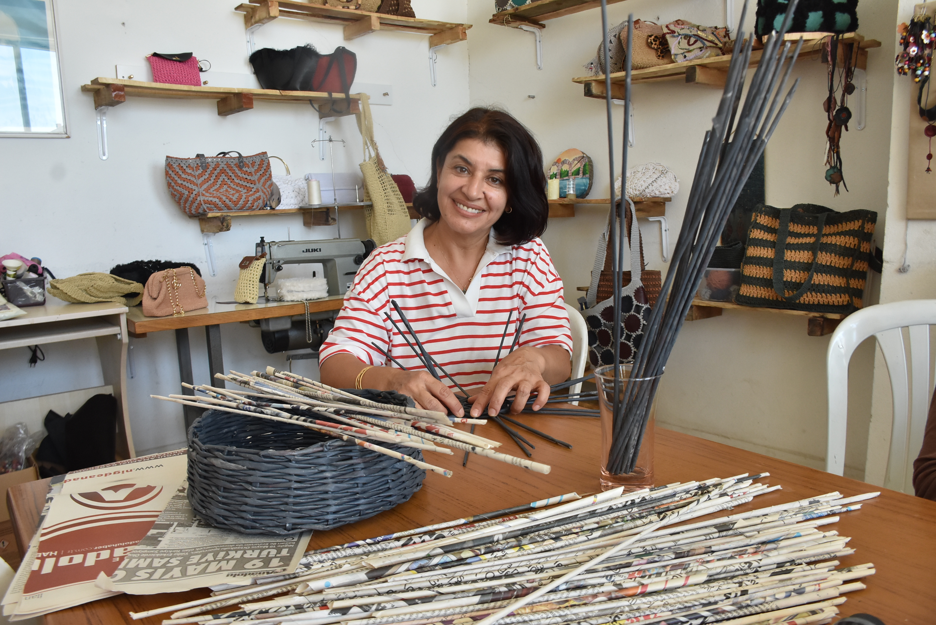 Kadın üreticiler, atık kağıtları sepete dönüştürdü - Görsel 5