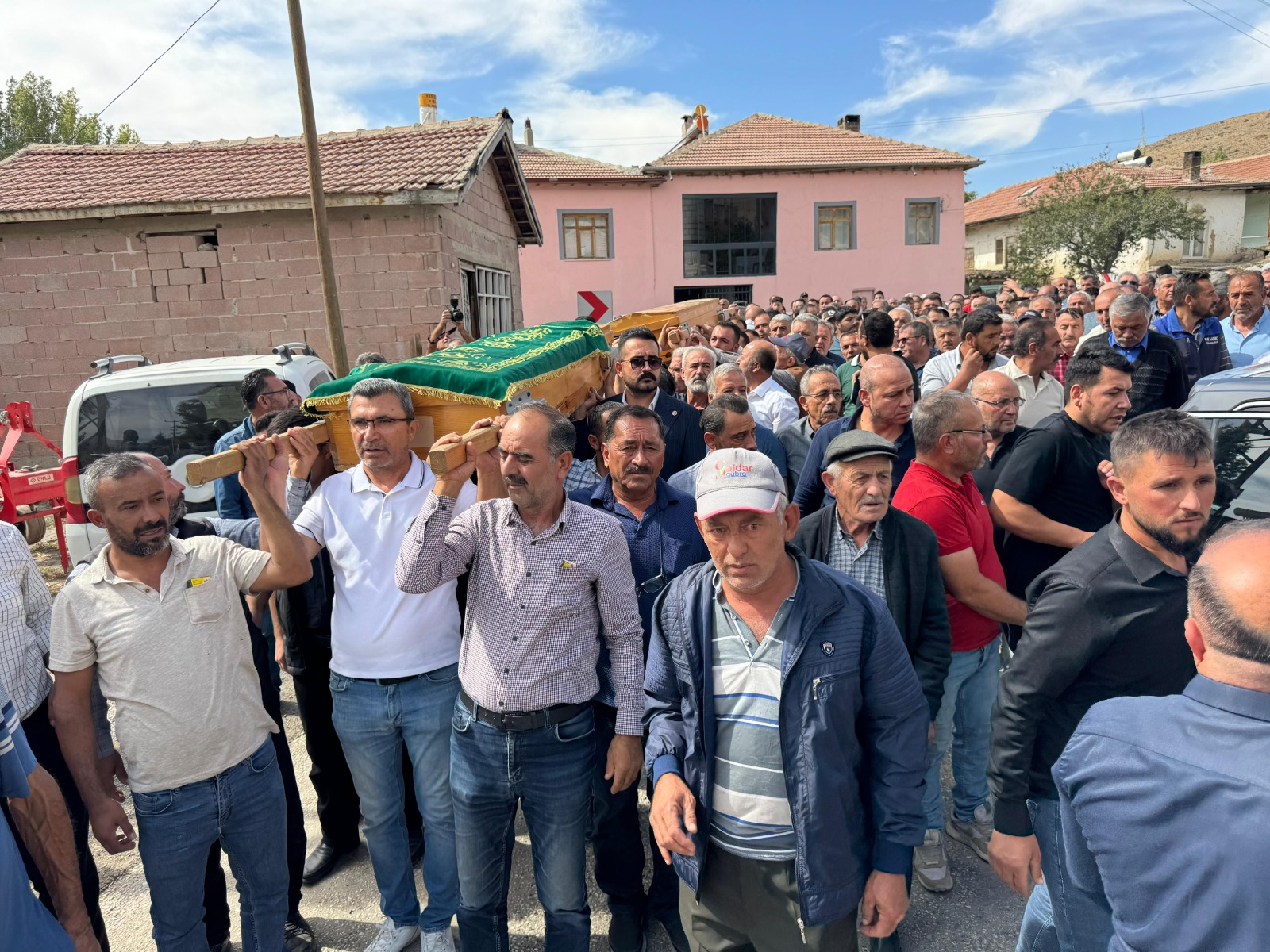 Konya'daki Feci Kazada İkizlerini Kaybeden Ailenin Tarifsiz Acısı - Görsel 1