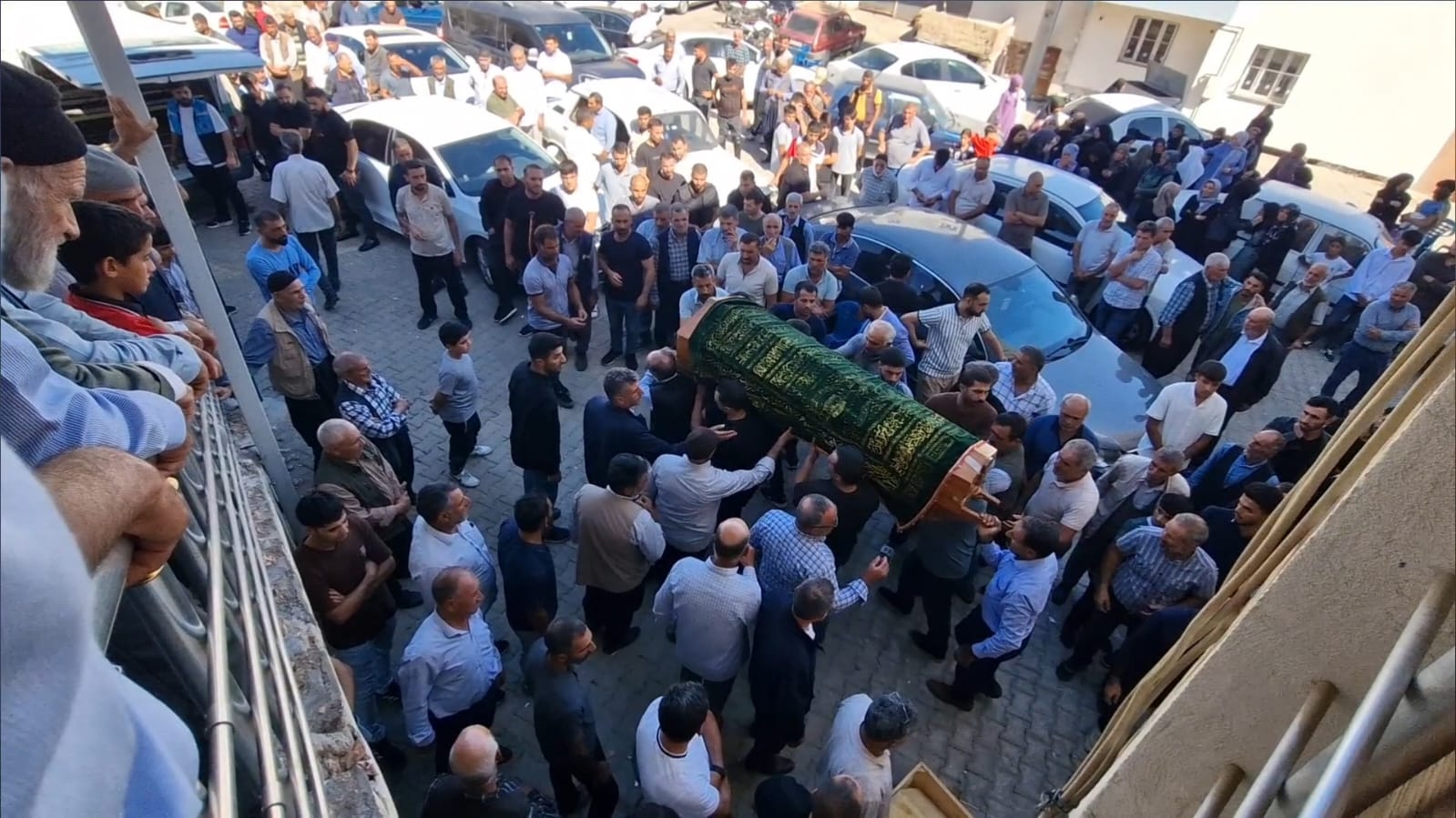  Diyarbakır'da 4 Kuzen; Kurtarmak İçin Atladılar, Hepsi Yan Yana Toprağa Verildi - Görsel 10