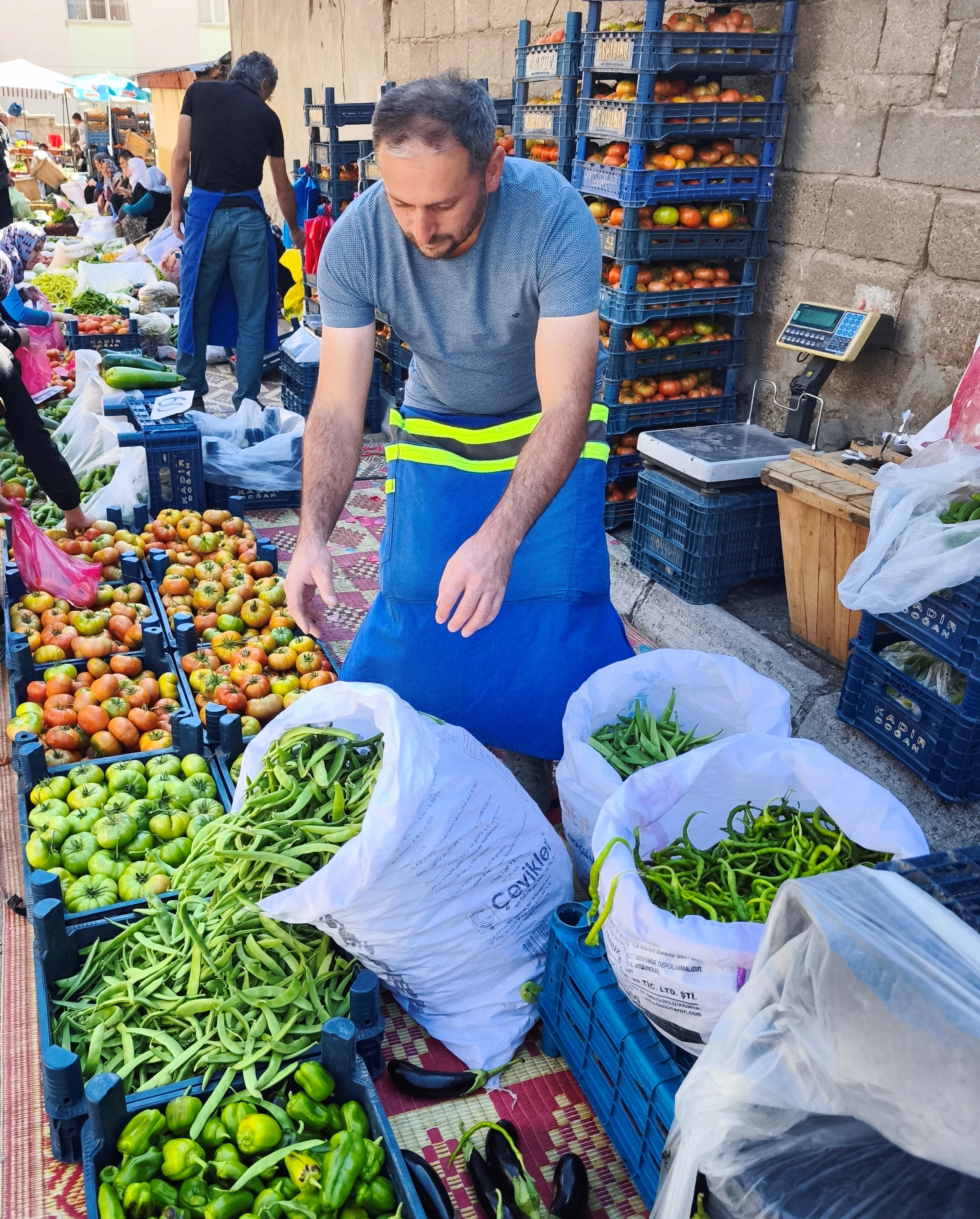  Seydişehir Perşembe Pazarı'nda Kışlık Yoğunluğu ve Turşuluk Fiyatları - Görsel 5