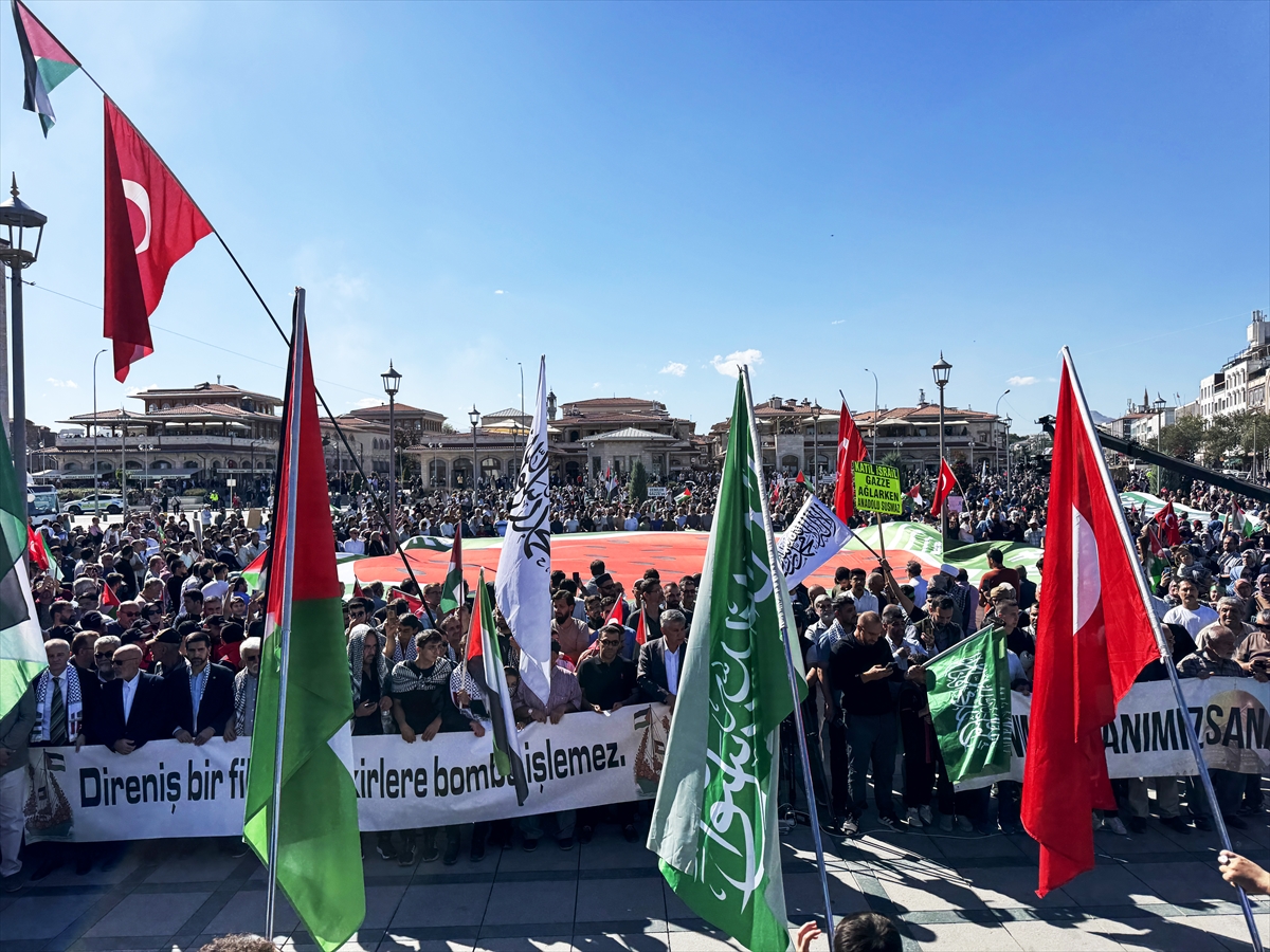 Konya'da Küresel Sumud Filosu'na destek yürüyüşü yapıldı - Görsel 3