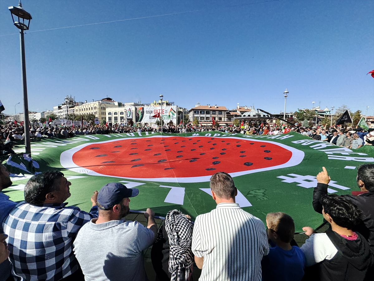 Konya'da Küresel Sumud Filosu'na destek yürüyüşü yapıldı - Görsel 4