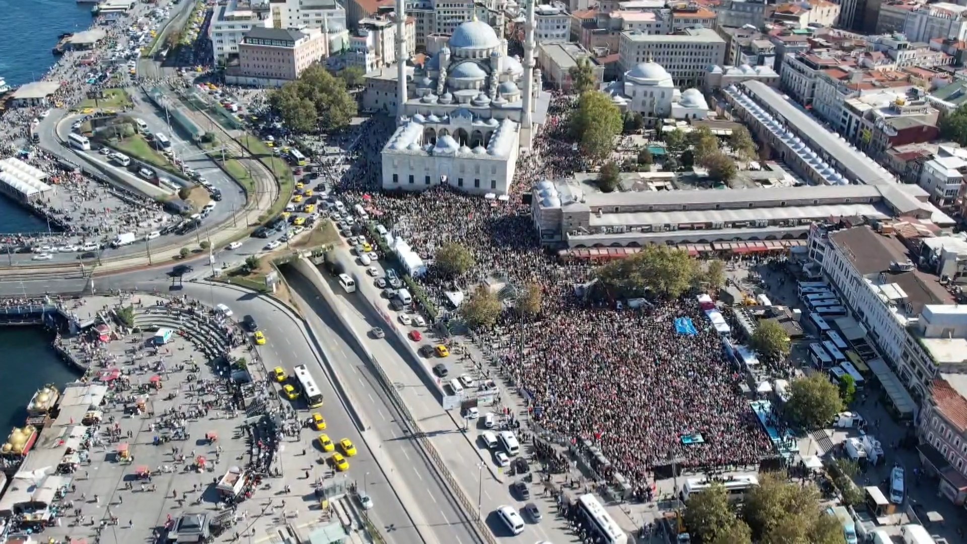 İstanbul- Ayasofya'dan Eminönü Meydanı'na Filistin’e destek yürüyüşü - Görsel 5