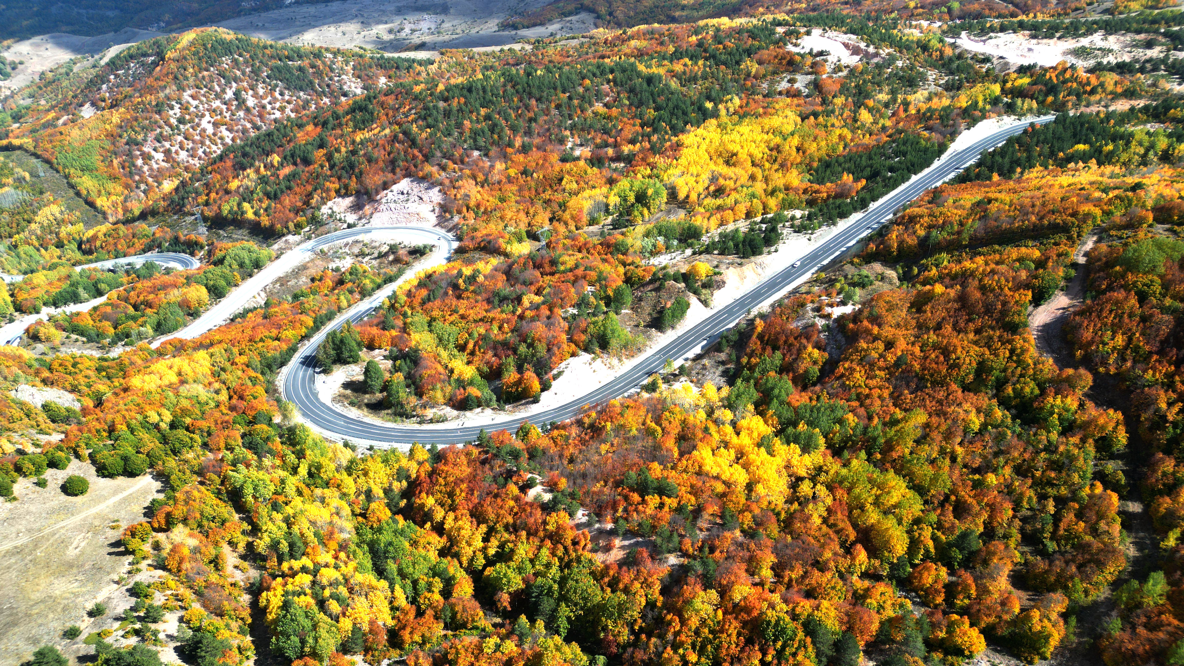 Sivas Geminbeli Geçidi'nde sonbahar renkleri fotohaber - Görsel 1