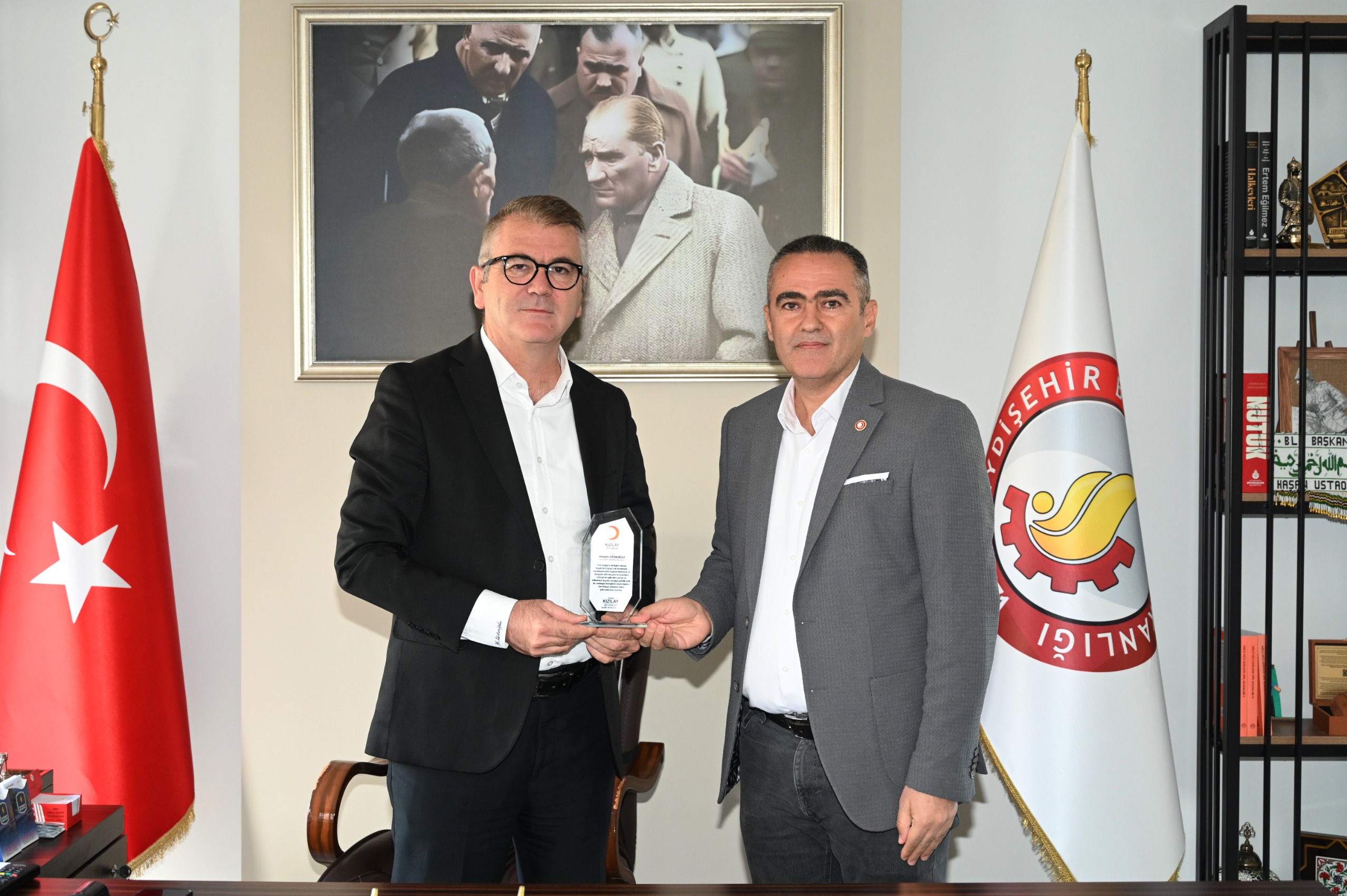 SEYDİŞEHİR KIZILAY'DAN BELEDİYE BAŞKANI HASAN USTAOĞLU'NA TEŞEKKÜR ZİYARET  - Görsel 3