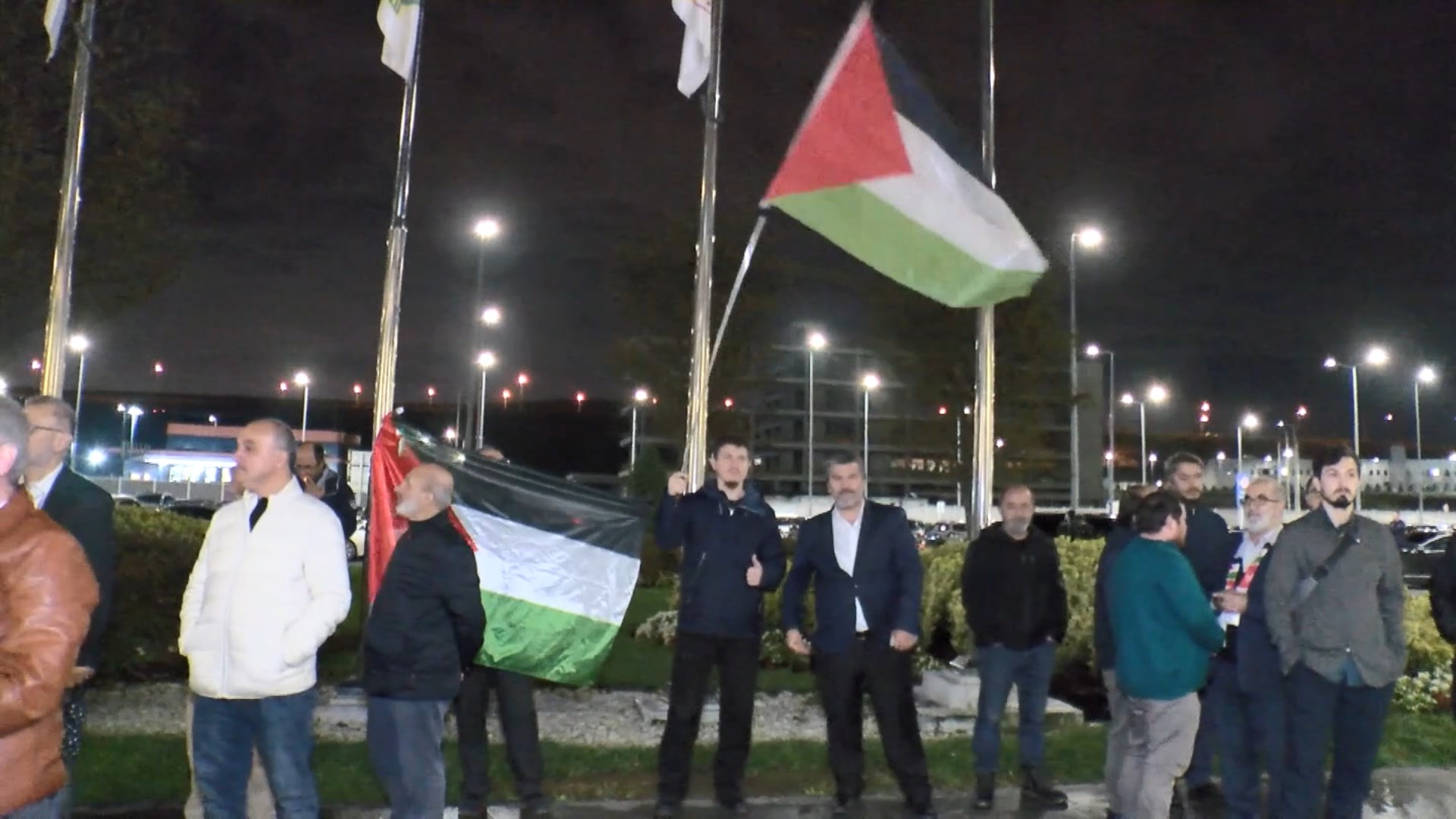 İstanbul - Özgürlük Filosu'nda alıkonulan 3 milletvekili İstanbul'a geldi - Görsel 5