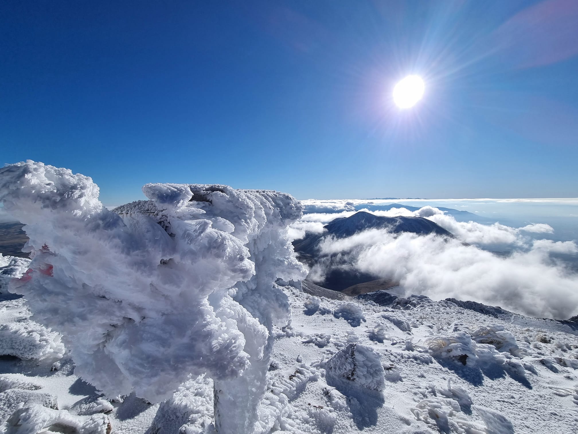 Hasan Dağı’nın zirvesine yağan kar, kartpostallık görüntüler ortaya çıkardı - Görsel 1