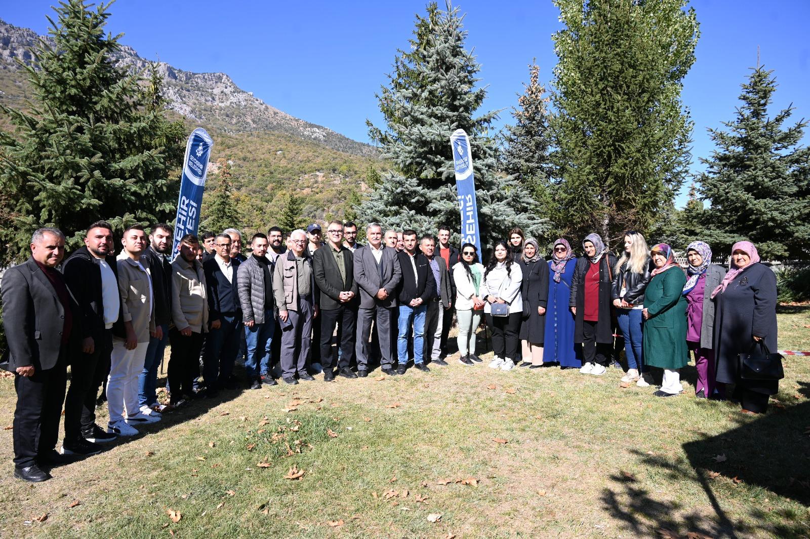 ÜNİVERSİTE ÖĞRENCİLERİ, ORYANTİRİNG İLE HEM EĞLENDİ HEM YARIŞTI  - Görsel 4