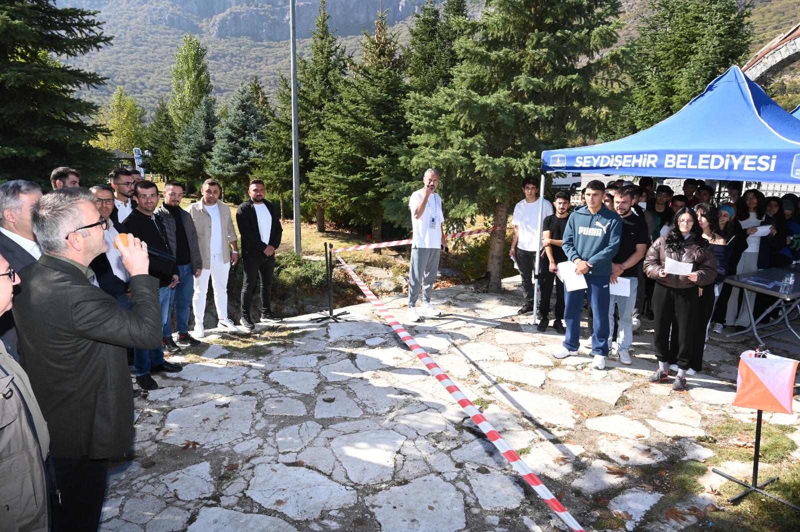 ÜNİVERSİTE ÖĞRENCİLERİ, ORYANTİRİNG İLE HEM EĞLENDİ HEM YARIŞTI  - Görsel 6