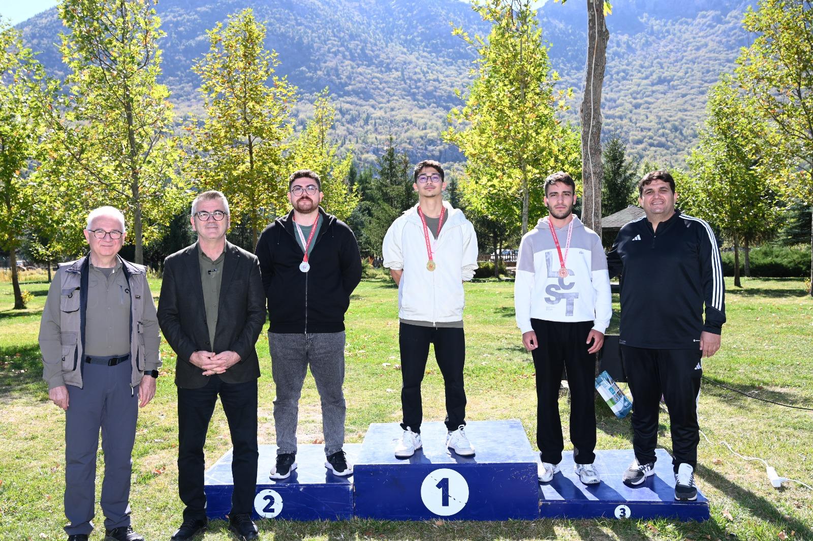 ÜNİVERSİTE ÖĞRENCİLERİ, ORYANTİRİNG İLE HEM EĞLENDİ HEM YARIŞTI  - Görsel 13