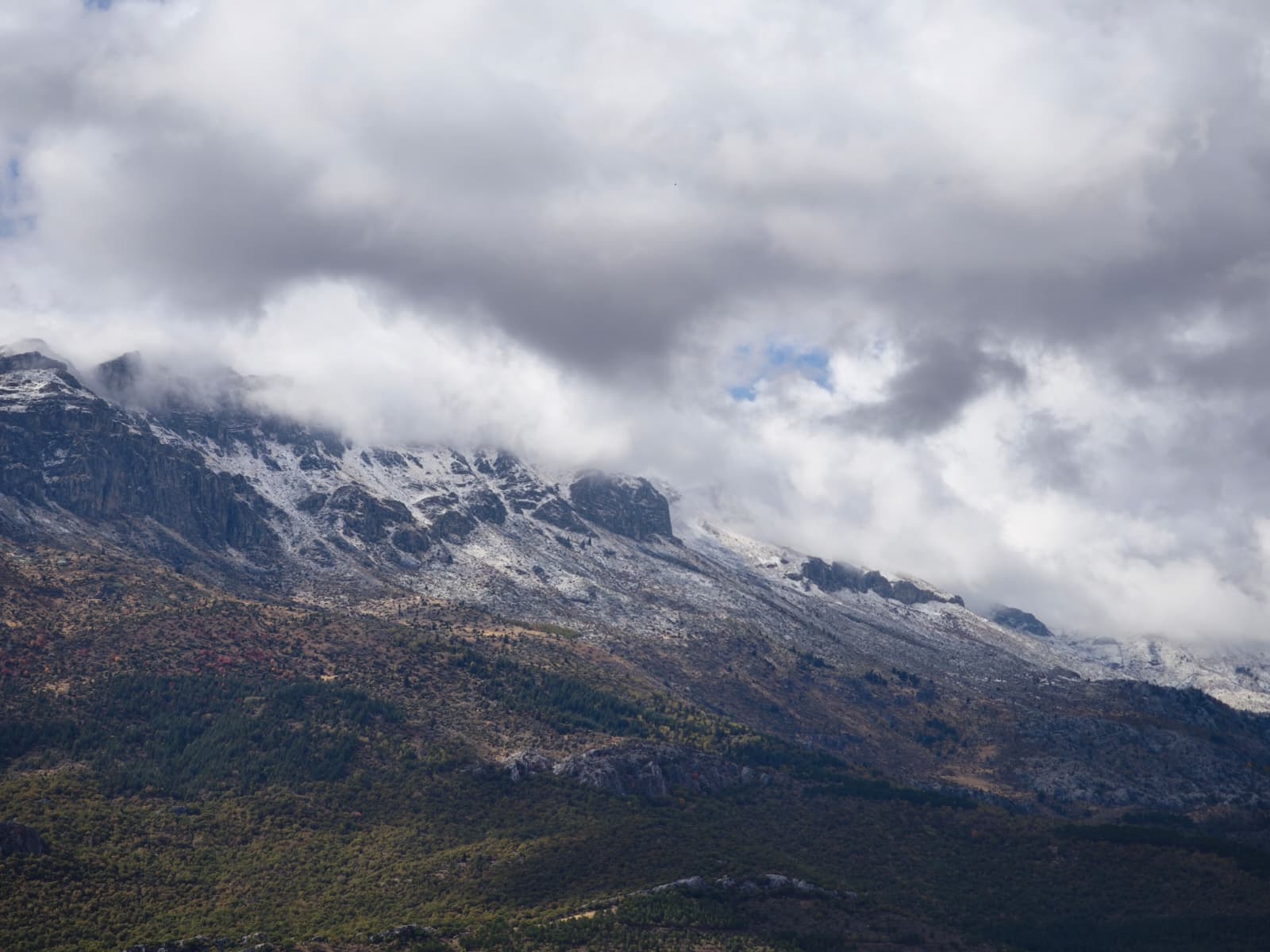 Seydişehir'in Yükseklerine Mevsimin İlk Karı Düştü: Vatandaşlar Sevinçli - Görsel 3