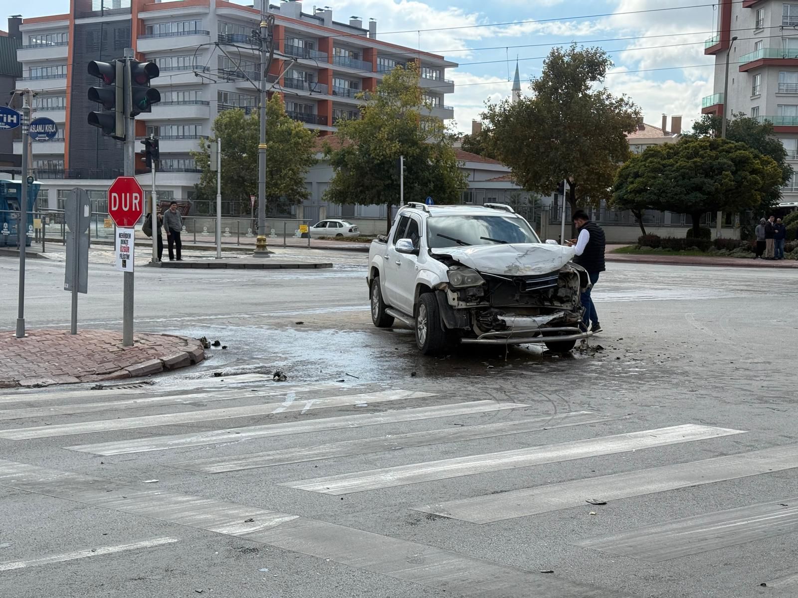 Konya'da Hasta Taşıyan Ambulans Devrildi: 3 Yaralı - Görsel 2