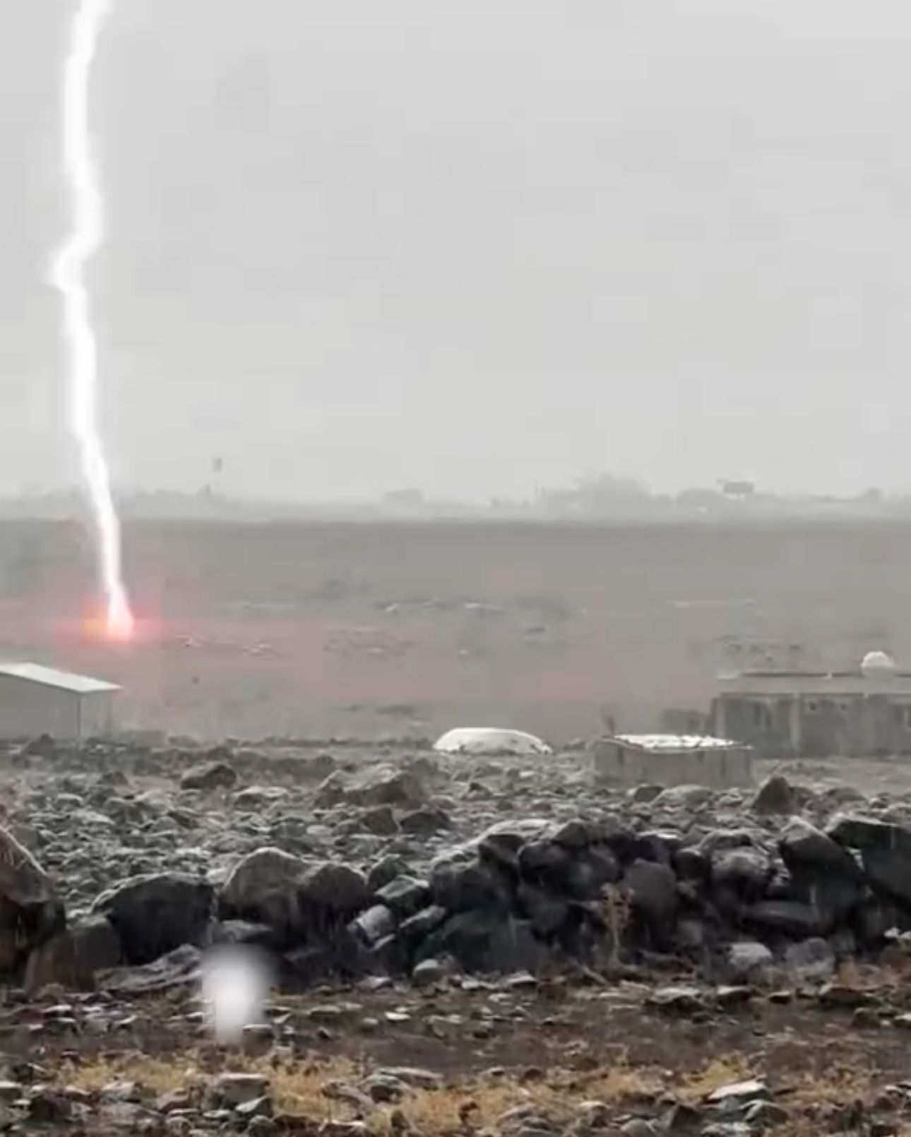 Diyarbakır’da yıldırım düşme anı kamerada - Görsel 5