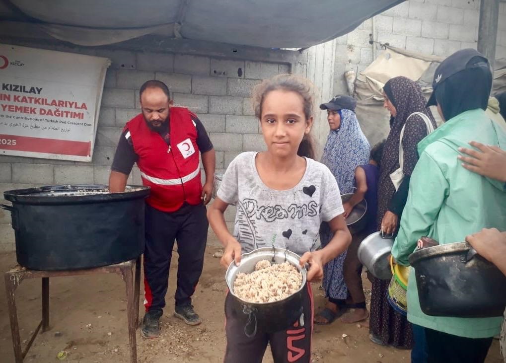 Türk Kızılay Gazze’de ateşkes sonrası yardımlarını artırdı - Görsel 1