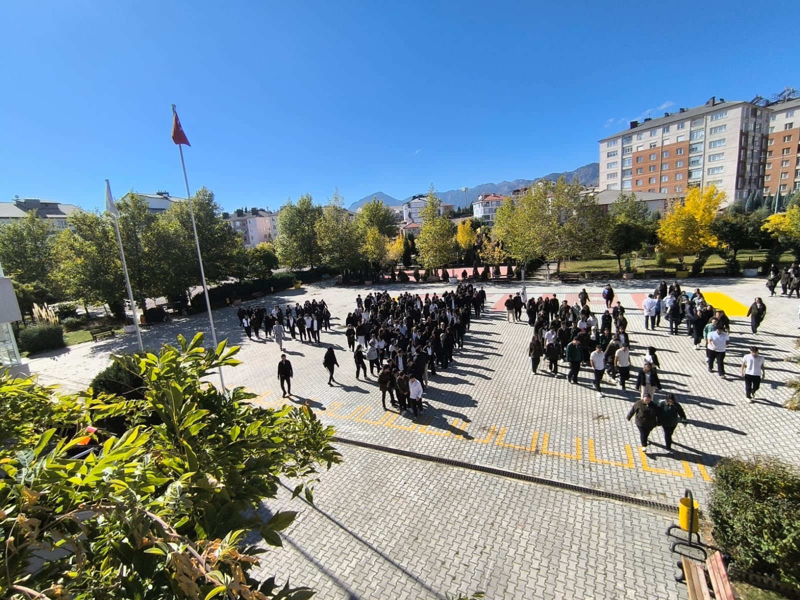 Seydişehir de Dünya Afet Risklerinin Azaltılması Günü Tahliye Tatbikatı Başarıyla Yapıldı - Görsel 1