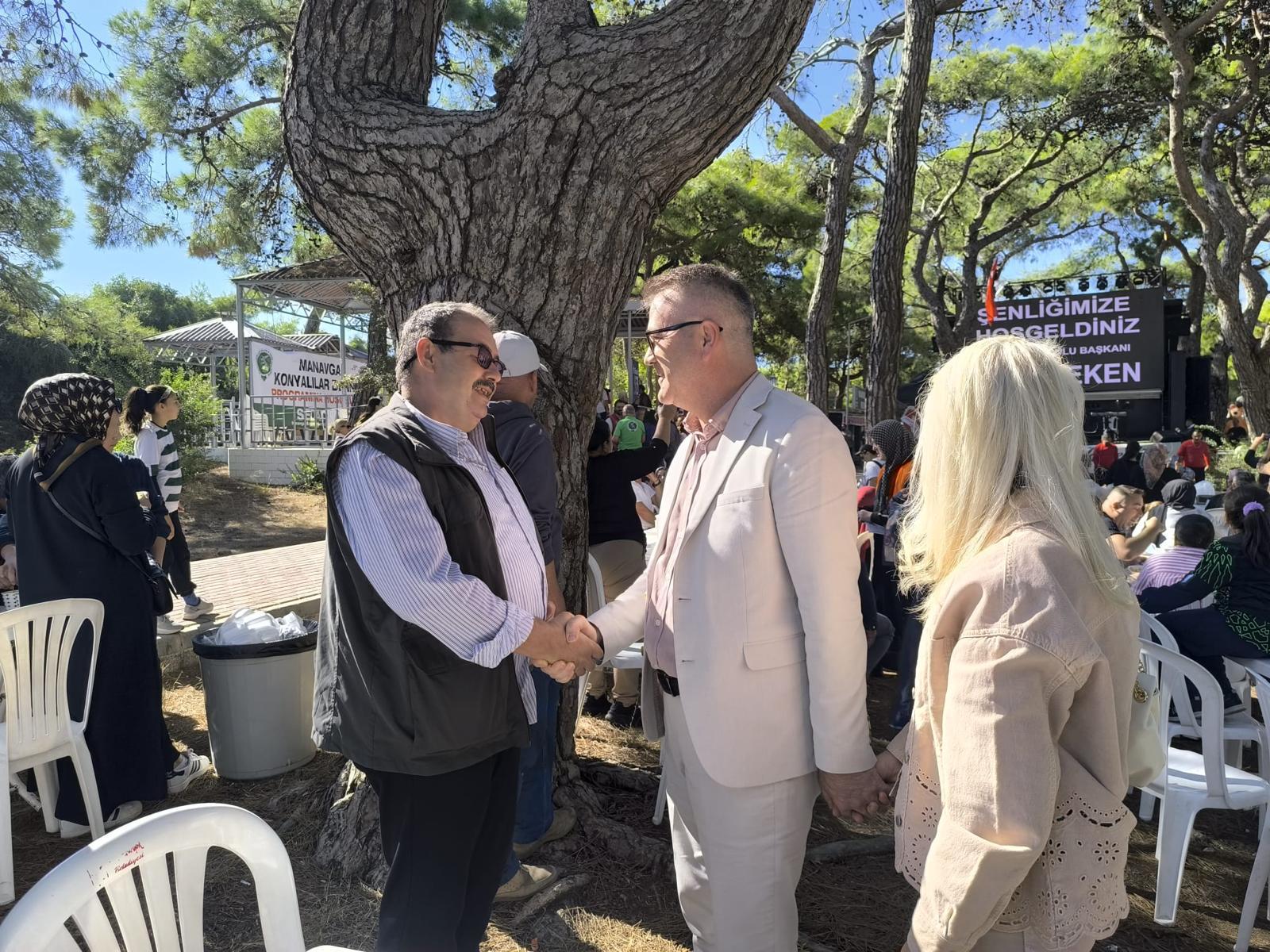 BAŞKAN USTAOĞLU,  MANAVGAT'TA HEMŞEHRİLERİYLE BULUŞTU  - Görsel 6