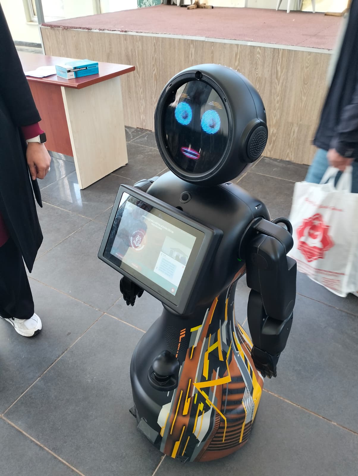 Ahırlı’da Öğrencilere Yönelik Teknoloji ve Robotik Sunumu Gerçekleştirildi - Görsel 2