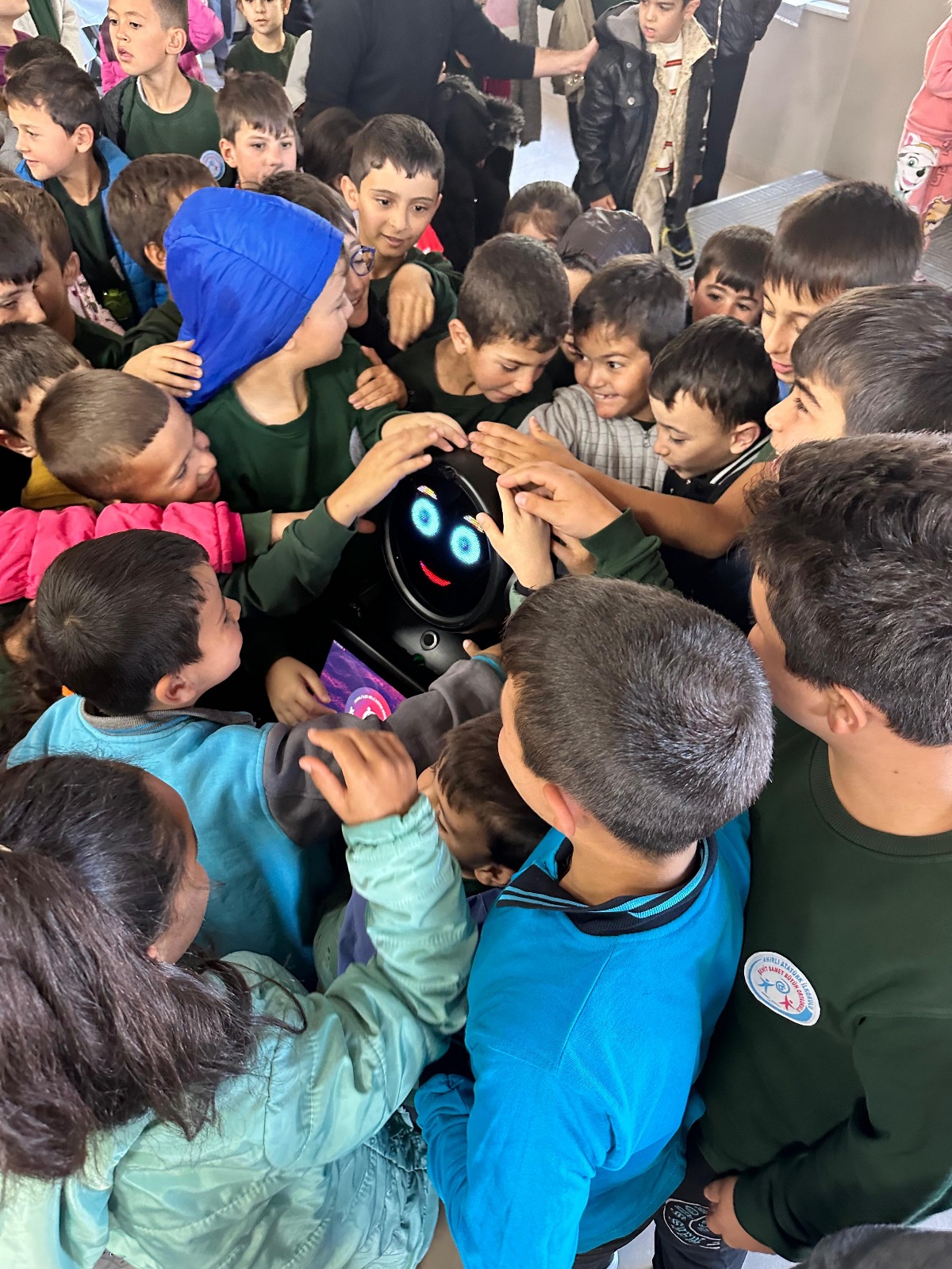 Ahırlı’da Öğrencilere Yönelik Teknoloji ve Robotik Sunumu Gerçekleştirildi - Görsel 8