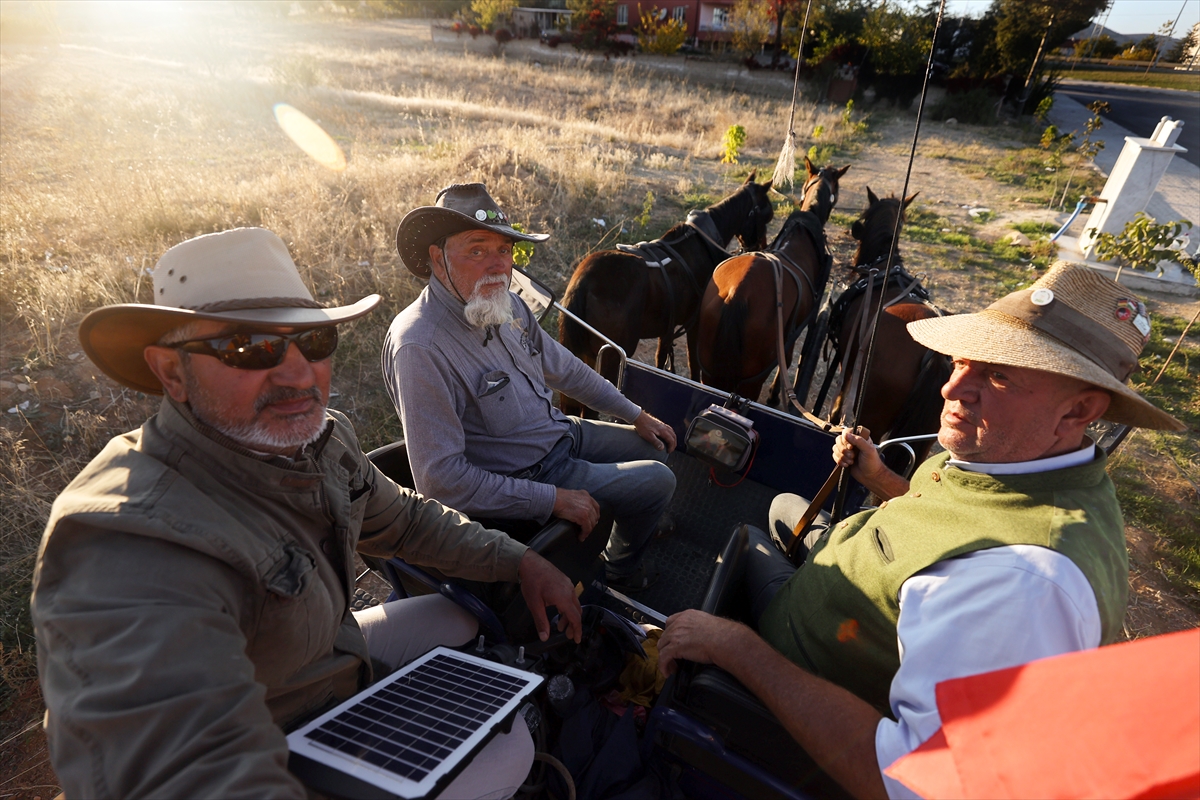 KONYA - Almanya'dan Kudüs'e faytonla giden aktivistler Gazze'deki ateşkesten mutlu - Görsel 2