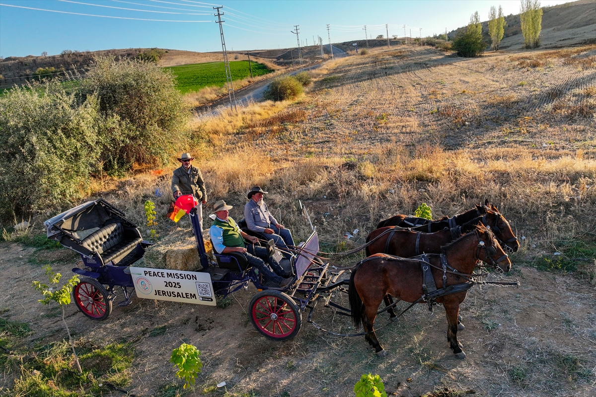 KONYA - Almanya'dan Kudüs'e faytonla giden aktivistler Gazze'deki ateşkesten mutlu - Görsel 6