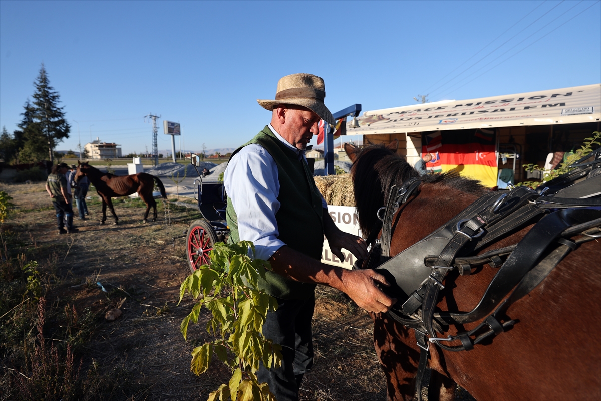 KONYA - Almanya'dan Kudüs'e faytonla giden aktivistler Gazze'deki ateşkesten mutlu - Görsel 9