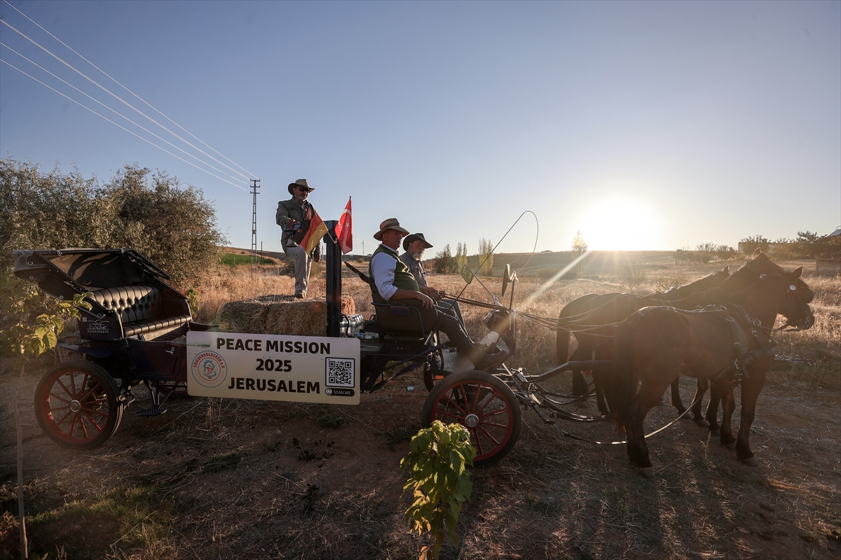 KONYA - Almanya'dan Kudüs'e faytonla giden aktivistler Gazze'deki ateşkesten mutlu - Görsel 13