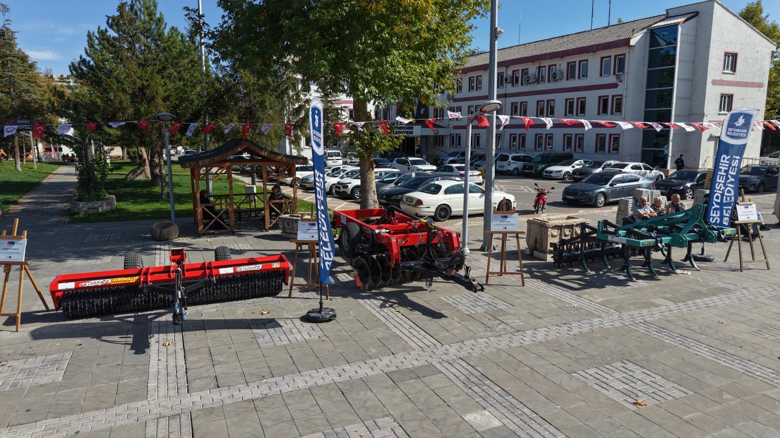 SEYDİŞEHİR BELEDİYESİ TARIM MAKİNALARI VE EKİPMANLARI TANITIMI YAPILDI  - Görsel 1