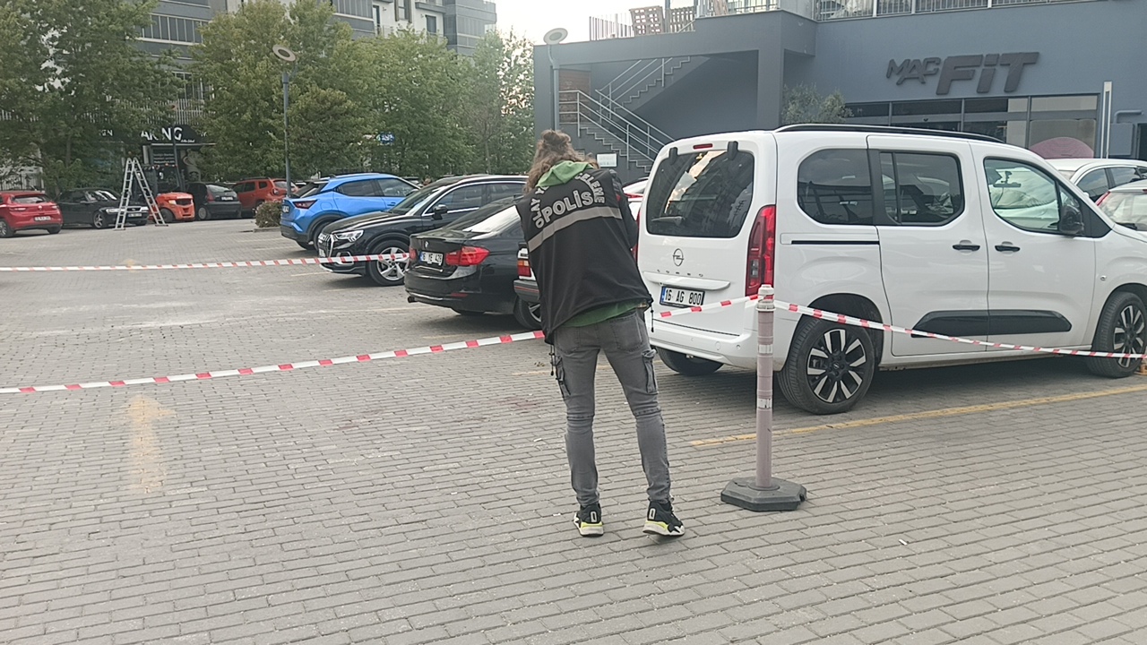 Bursa - Kafenin işletme müdürüne AVM'nin otoparkında silahlı saldırı; ağır yaralı  - Görsel 6