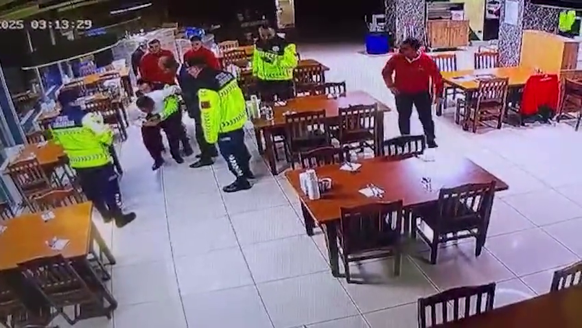 Jandarma personeli, Heimlich manevrasıyla hayat kurtardı - Görsel 2