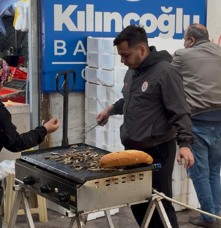 Kılınçoğlu Balıkçılık'tan Seydişehir'e Balık Ziyafeti: Hamsi 75 TL - Görsel 3