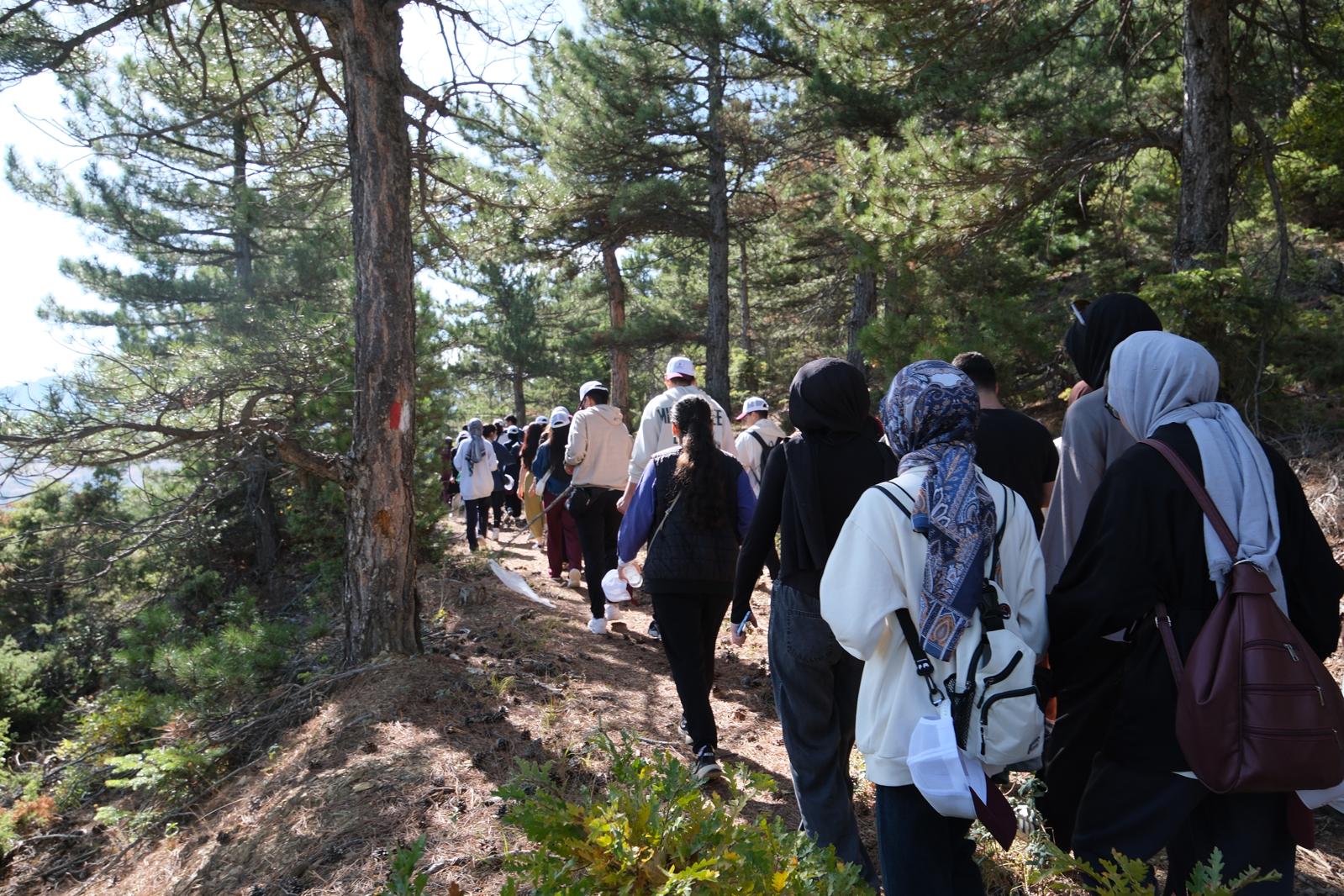 ÜNİVERSİTE ÖĞRENCİLERİ, TARİHİ HOMONADA YOLUNDA YÜRÜDÜ  - Görsel 7