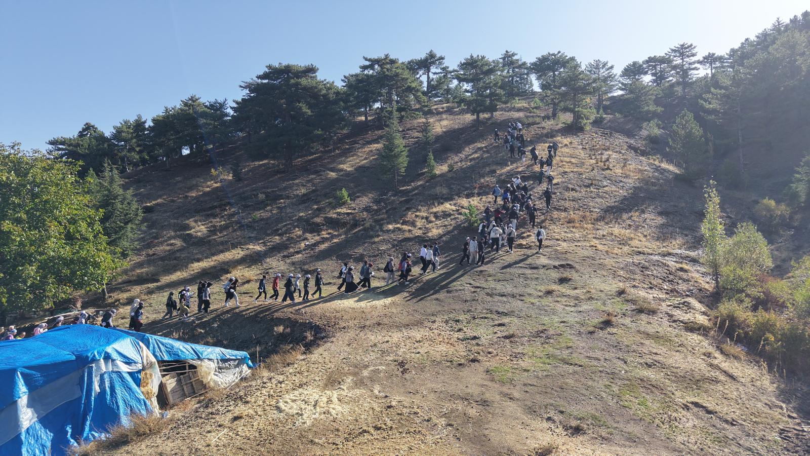 ÜNİVERSİTE ÖĞRENCİLERİ, TARİHİ HOMONADA YOLUNDA YÜRÜDÜ  - Görsel 14