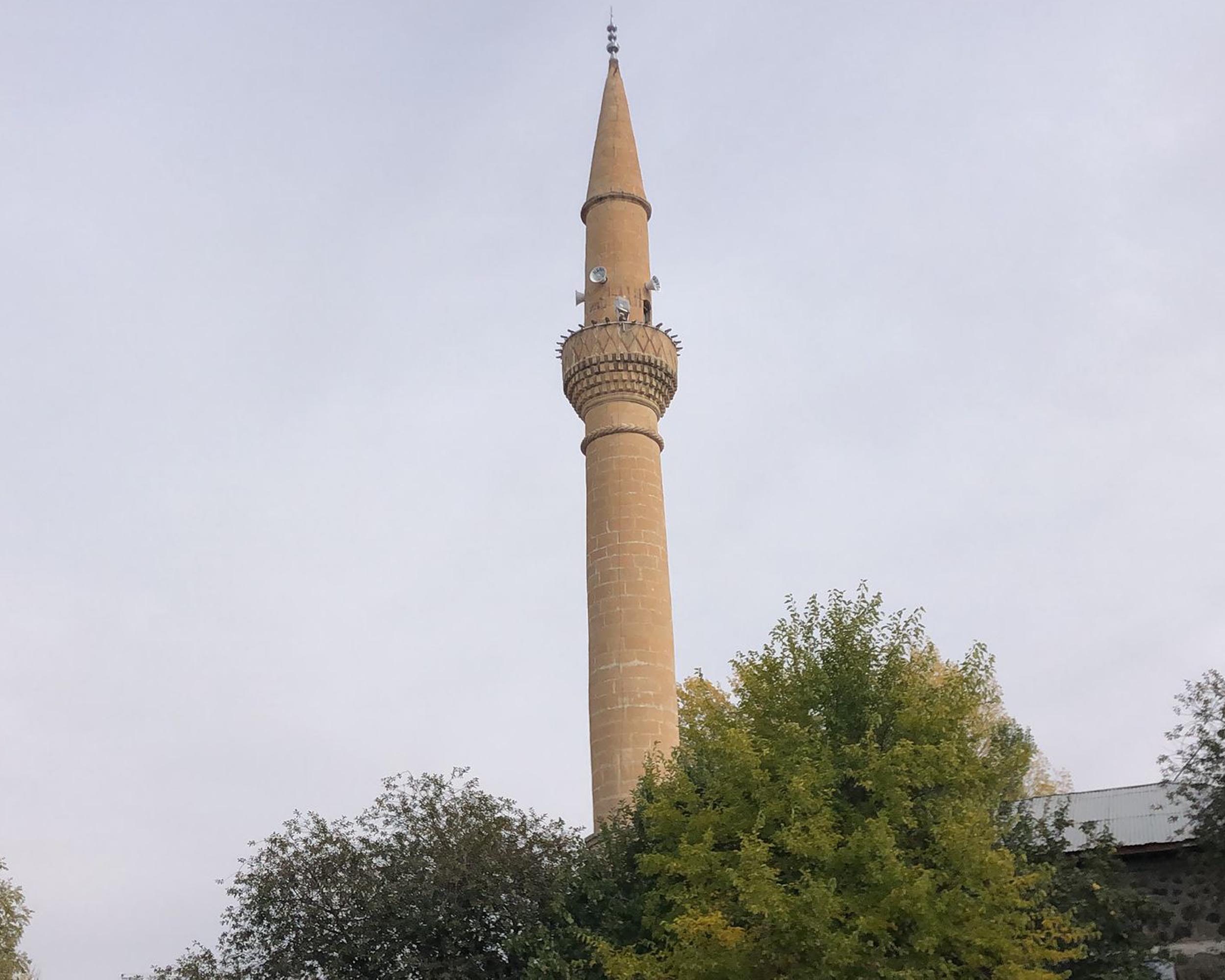 Muhtar, düğün konvoyunun yolunu kesip, cami ve Kur'an kursu için bağış aldı - Görsel 3