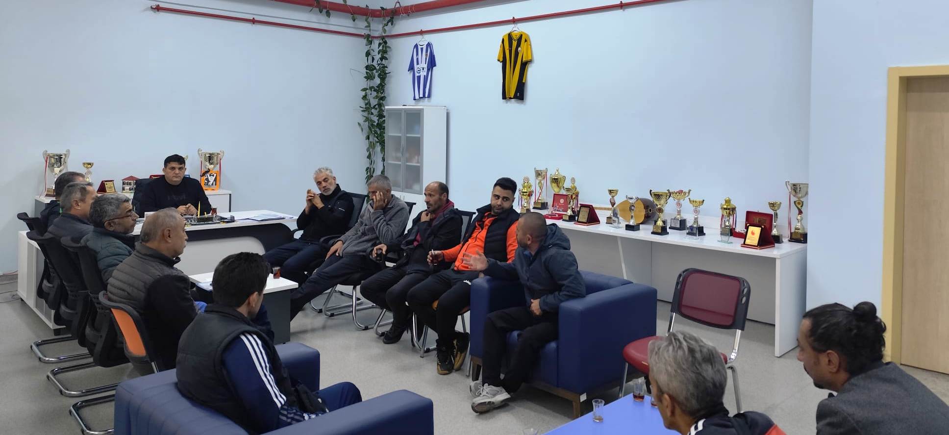 SEYDİŞEHİR’DE SPOR KULÜPLERİ İSTİŞARE TOPLANTISI GERÇEKLEŞTİRİLDİ - Görsel 3