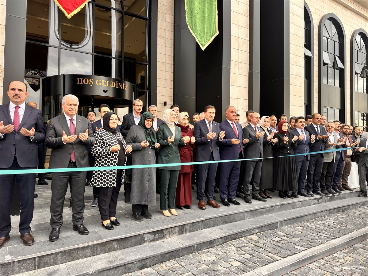 KONYA - Bakan Göktaş, evlilik kredisi desteğinden faydalanan çiftin nikah şahidi oldu - Görsel 1