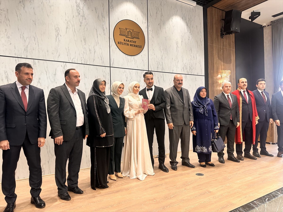 KONYA - Bakan Göktaş, evlilik kredisi desteğinden faydalanan çiftin nikah şahidi oldu - Görsel 2