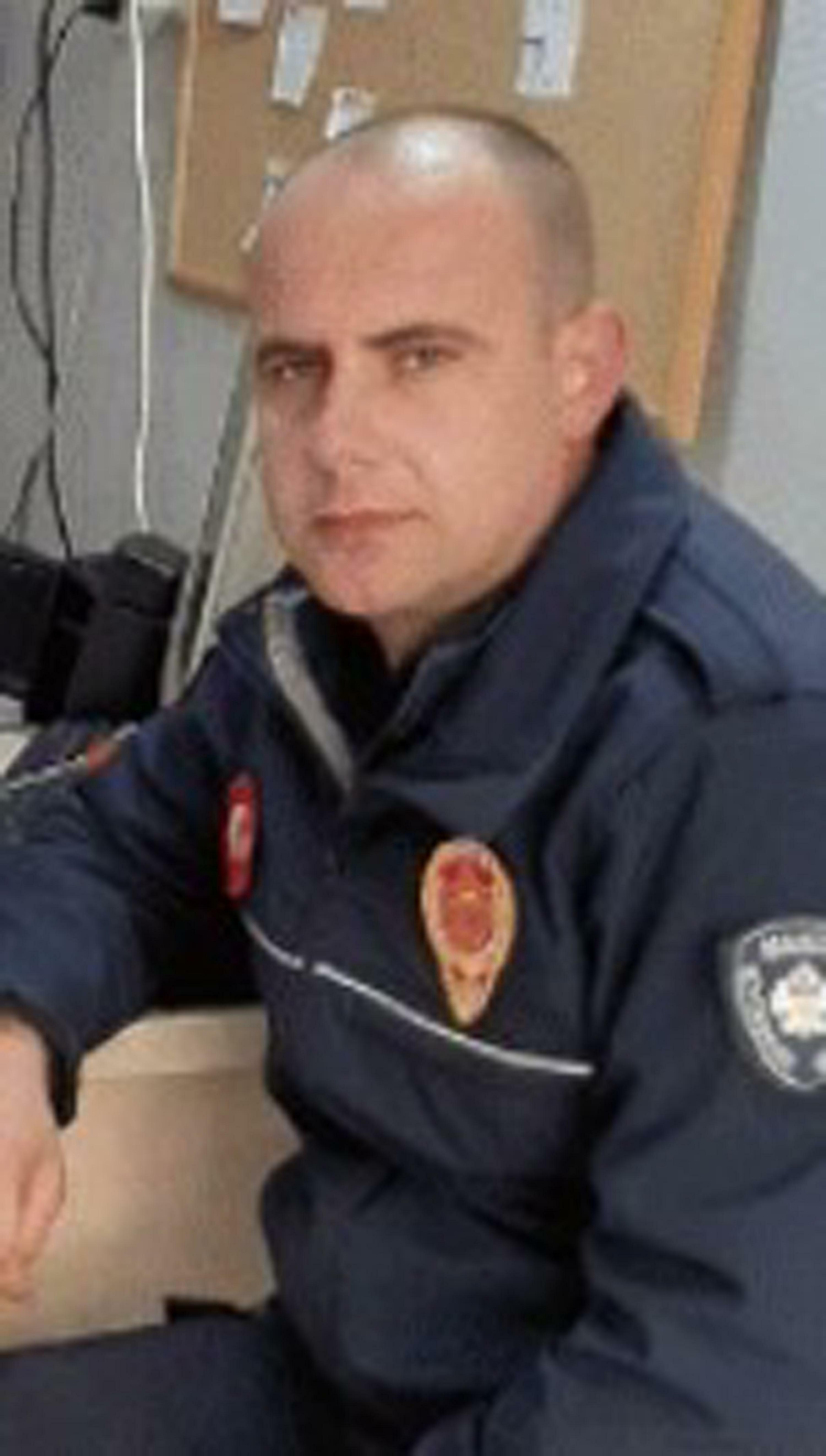 Kazada ölen itfaiye erini arkadaşları sirenler eşliğinde son yolculuğuna uğurladı - Görsel 1