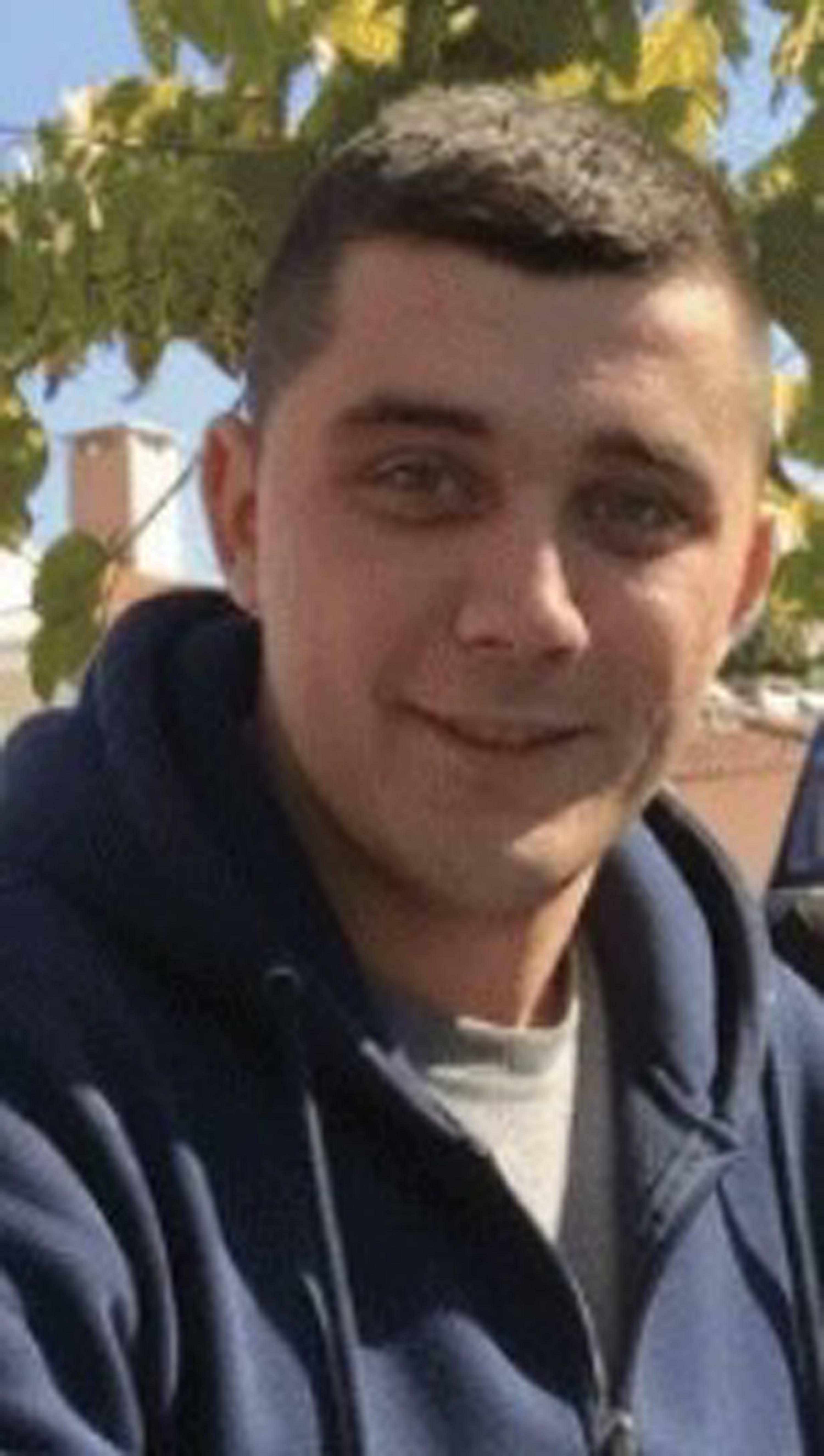 Kazada ölen itfaiye erini arkadaşları sirenler eşliğinde son yolculuğuna uğurladı - Görsel 2