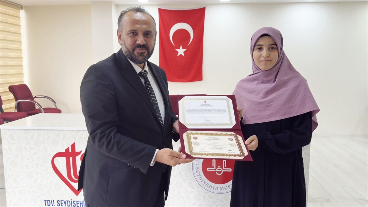 Seydişehir'de hafızlık eğitimi tamamlayanlara belgeleri verildi - Görsel 2