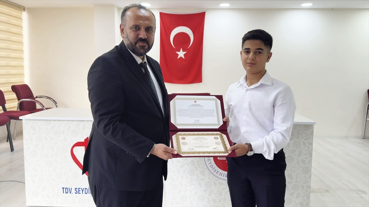 Seydişehir'de hafızlık eğitimi tamamlayanlara belgeleri verildi - Görsel 3