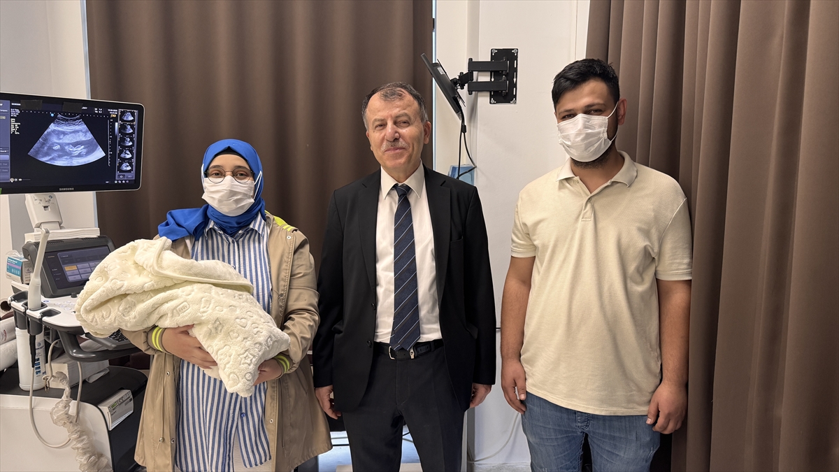 KONYA - Eli ve ayakları gelişmeyen bebeğe anne karnında müdahale - Görsel 2
