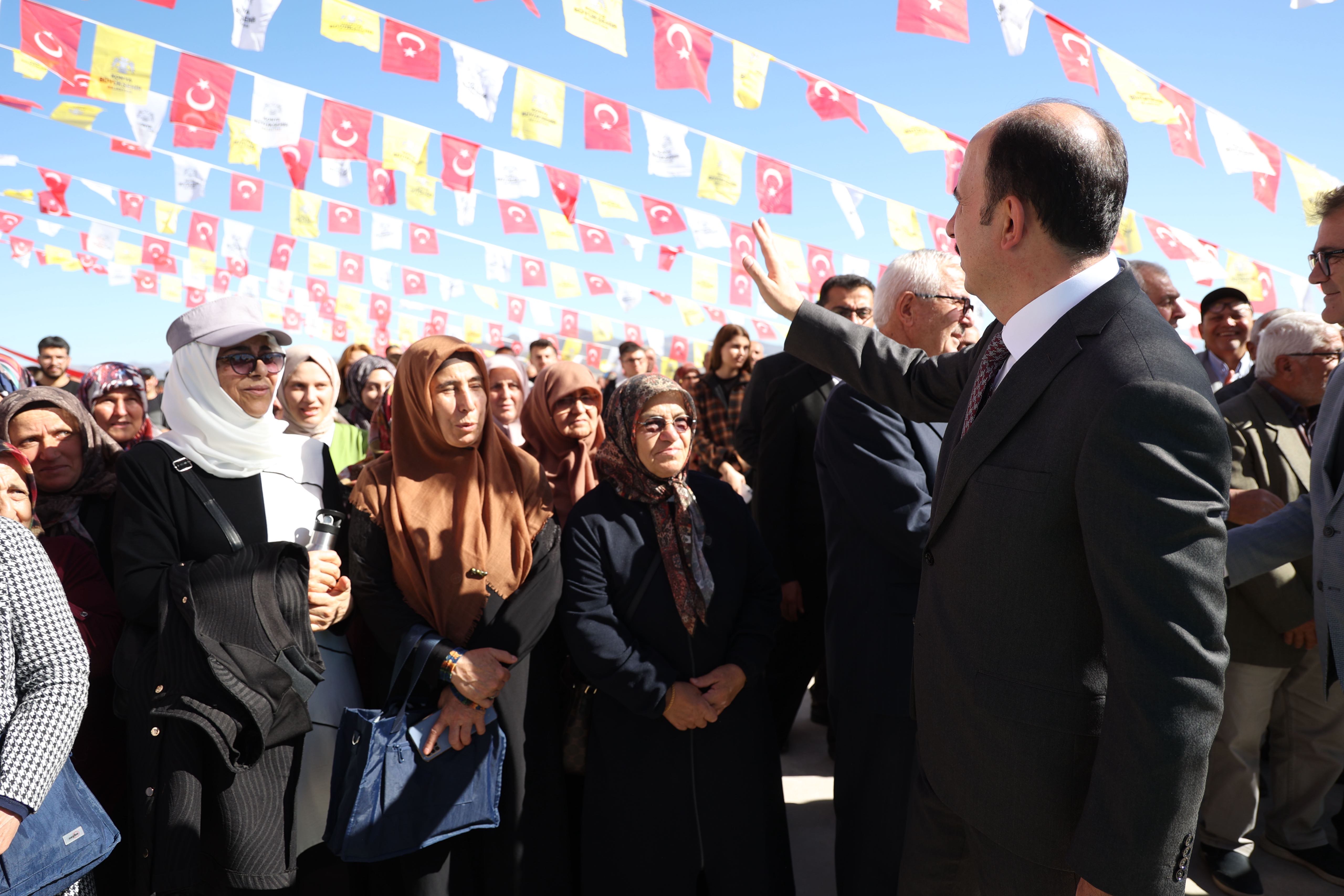 BAŞKAN ALTAY SEYDİŞEHİR’E KAZANDIRILAN 65 MİLYON LİRALIK SU YUMUŞATMA TESİSİNİ AÇTI - Görsel 5