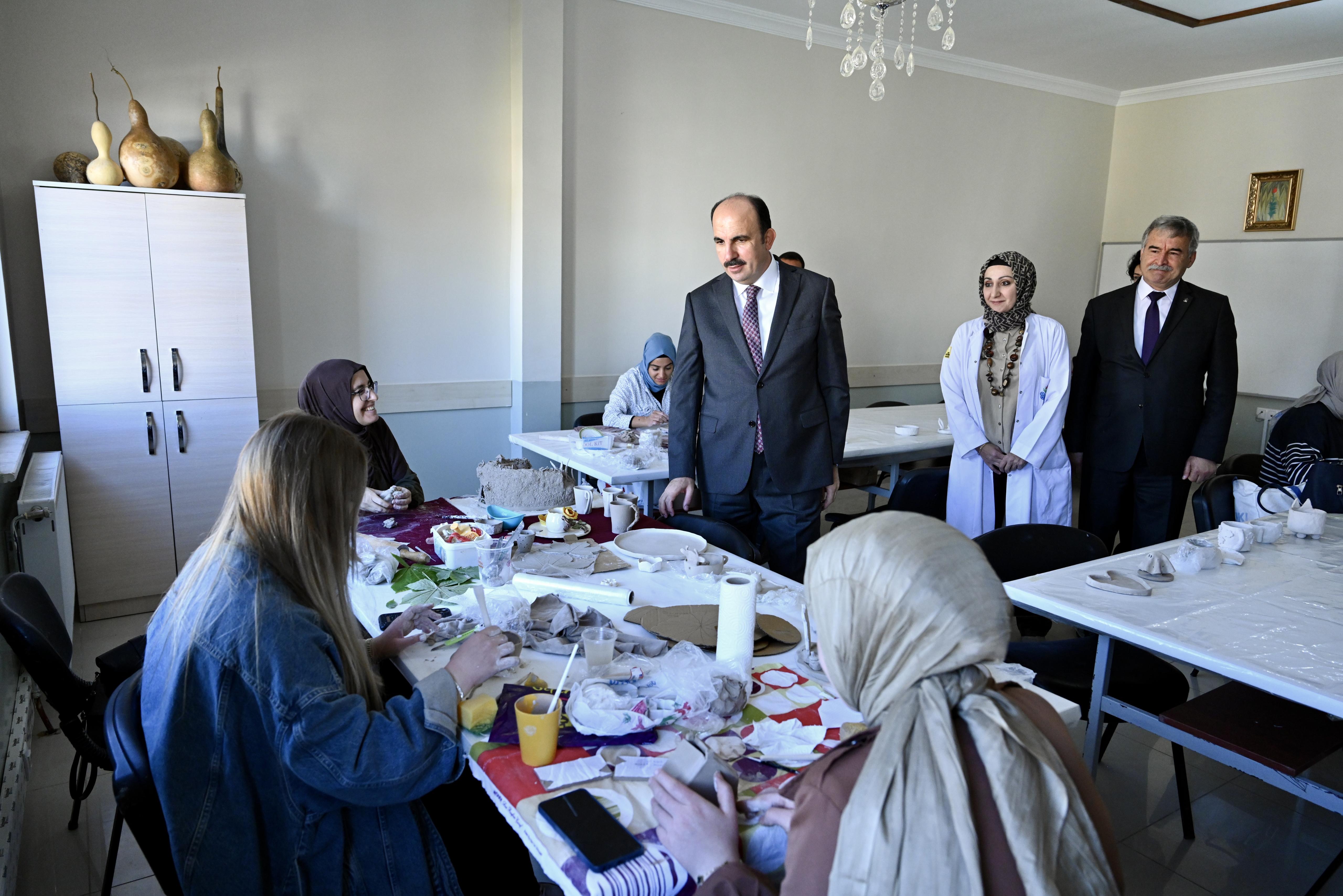 BAŞKAN ALTAY SEYDİŞEHİR’E KAZANDIRILAN 65 MİLYON LİRALIK SU YUMUŞATMA TESİSİNİ AÇTI - Görsel 13