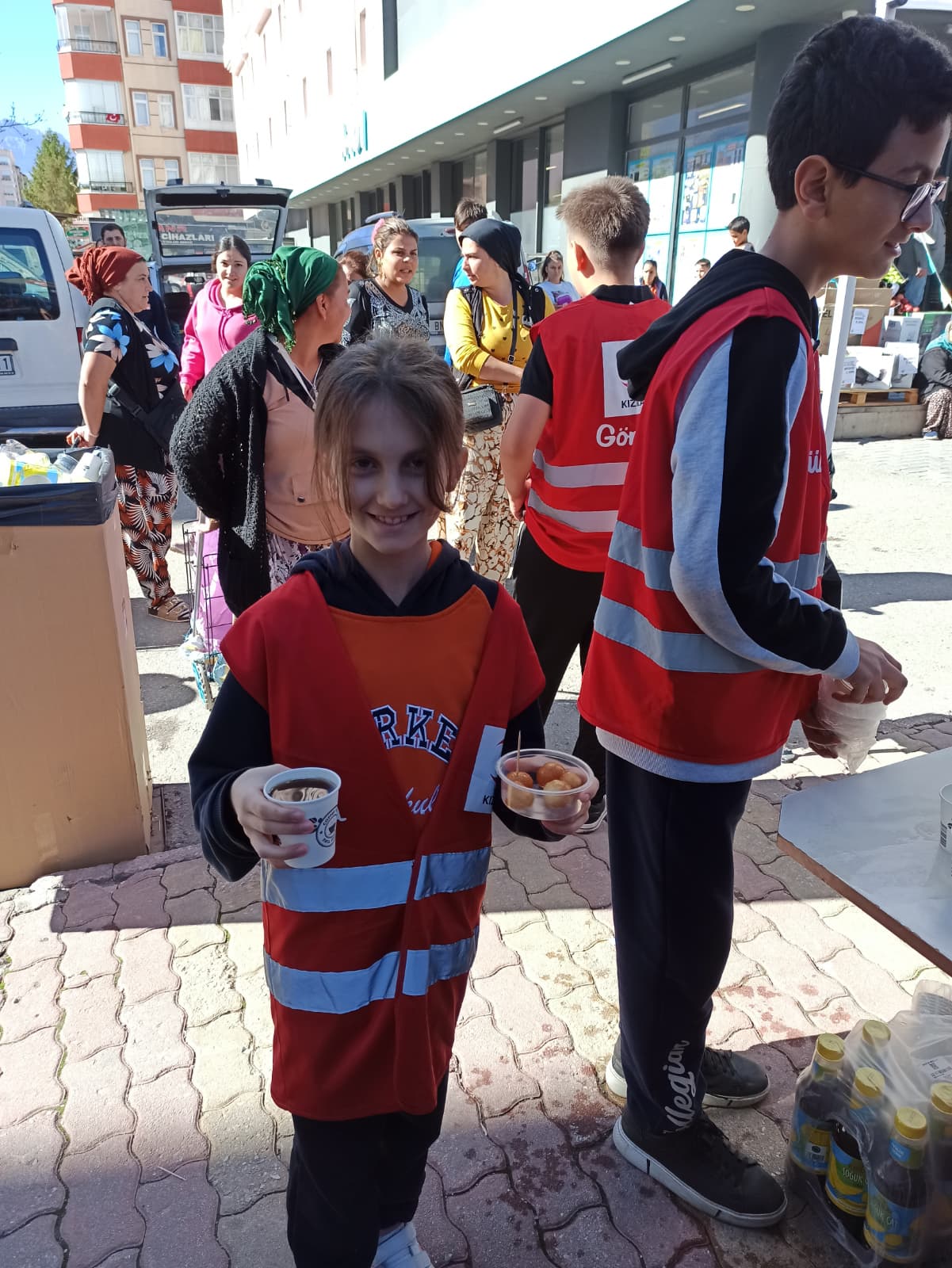 Kızılay Seydişehir'den Vatandaşlara Lokma İkramı - Görsel 2