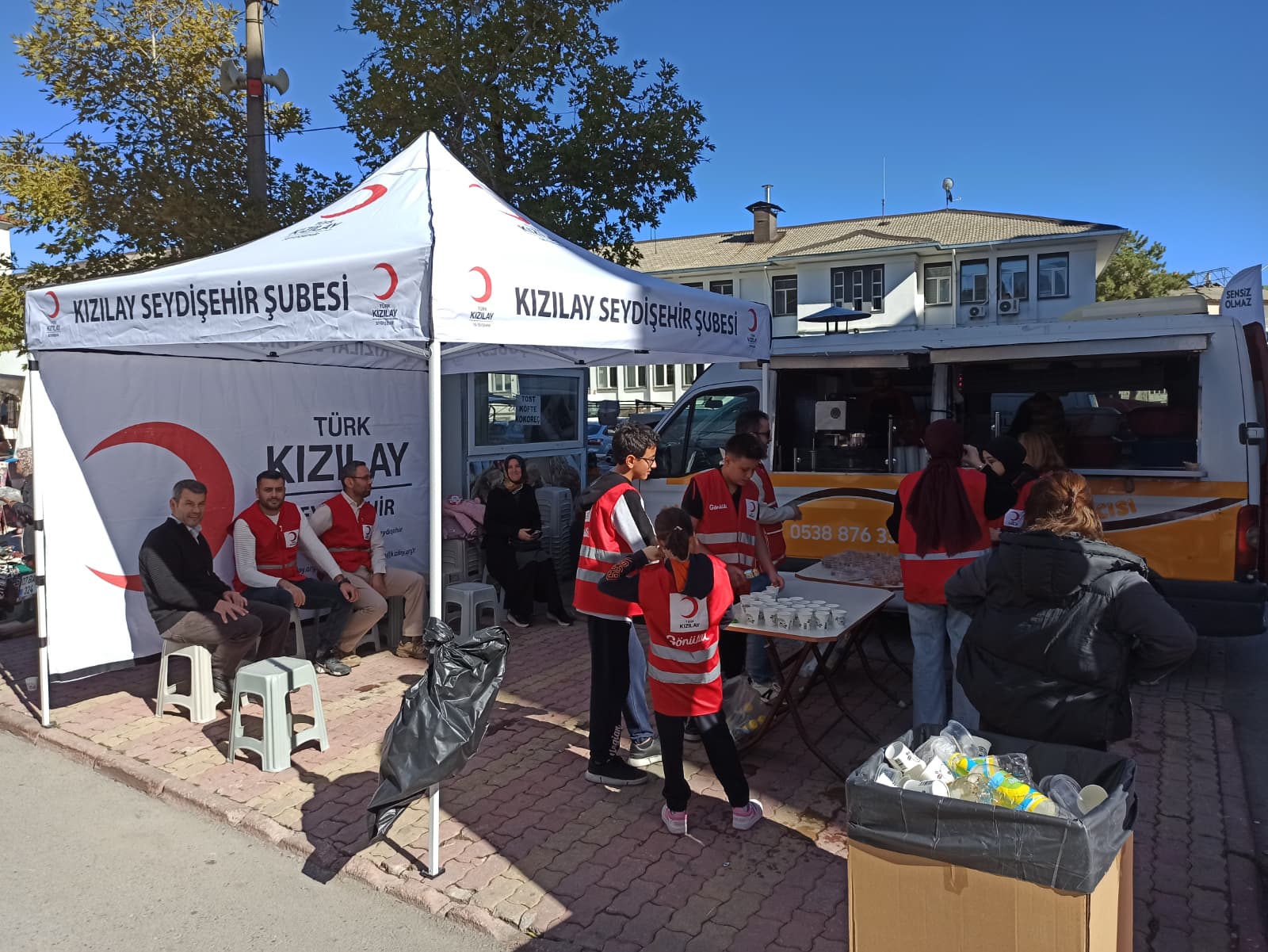 Kızılay Seydişehir'den Vatandaşlara Lokma İkramı - Görsel 3
