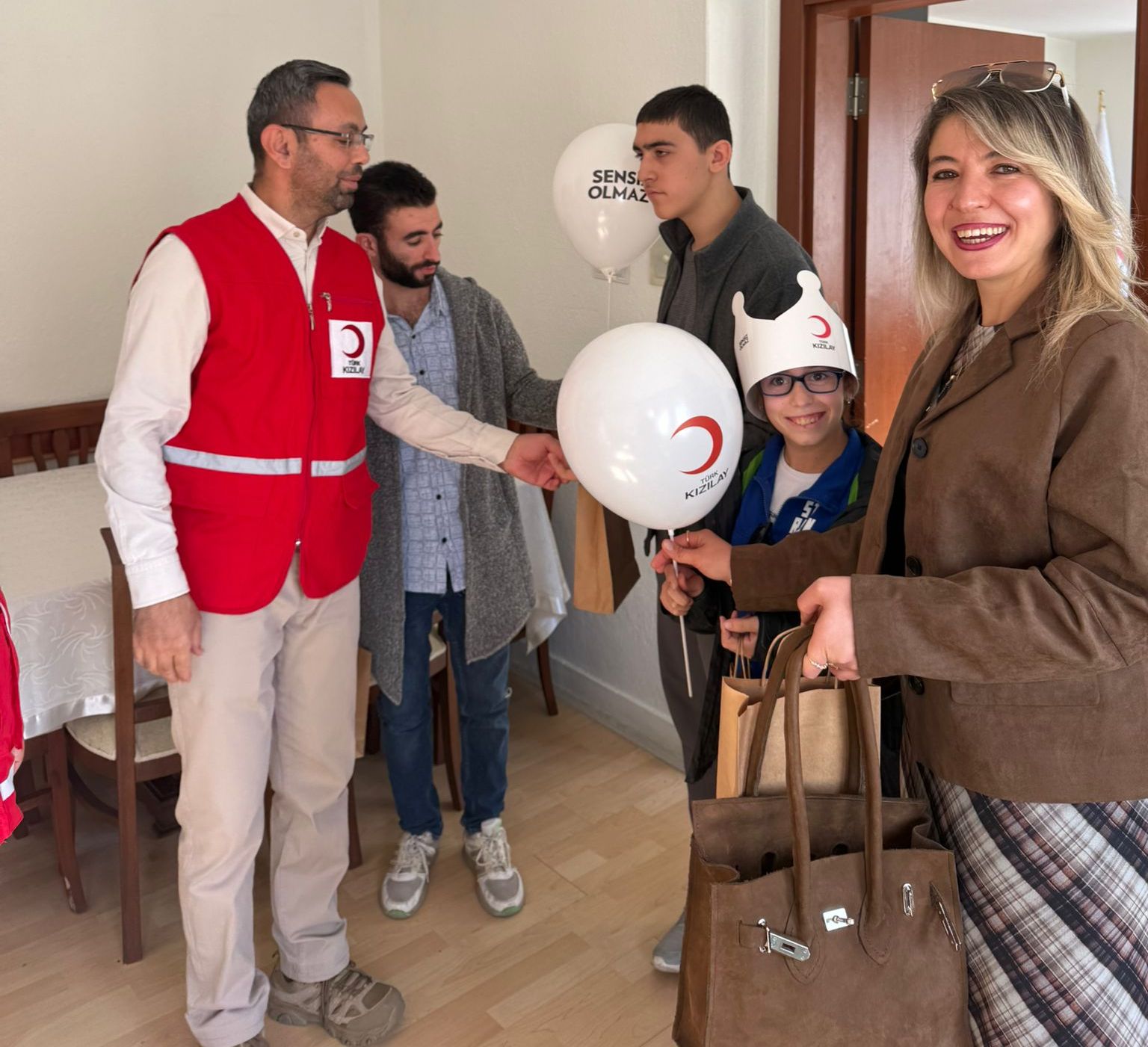 Kızılay Haftası'nda Anlamlı Ziyaret - Görsel 1